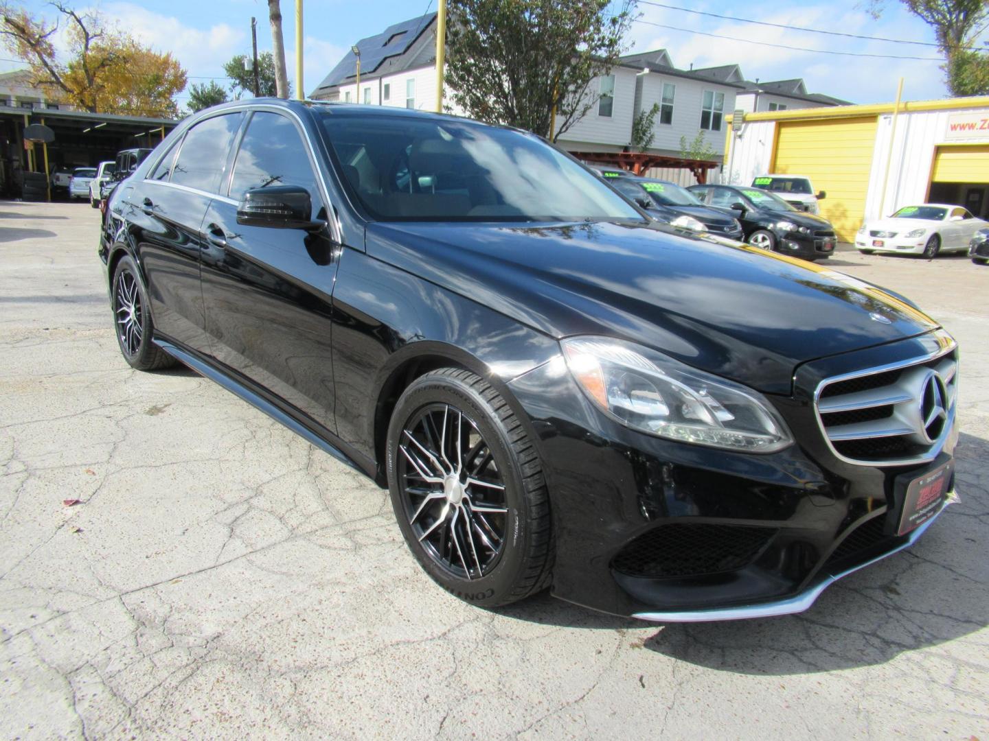2014 Black /Gray Mercedes-Benz E-Class E350 4MATIC Sedan (WDDHF8JB4EA) with an 3.5L V6 DOHC 24V engine, 7-Speed Automatic transmission, located at 1511 North Shepherd Dr., Houston, TX, 77008, (281) 657-1221, 29.798361, -95.412560 - 2014 MERCEDES-BENZ E-CLASS E 350 SPORT 4MATIC VIN: WDDHF8JB4EA868946 W D D H F 8 J B 4 E A 8 6 8 9 4 6 SEDAN 4 DR 3.5L V6 F DOHC 24V GASOLINE ALL WHEEL DRIVE- Photo#0
