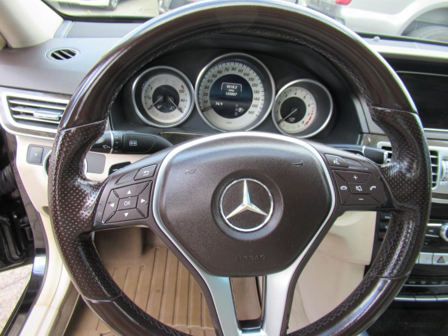 2014 Black /Gray Mercedes-Benz E-Class E350 4MATIC Sedan (WDDHF8JB4EA) with an 3.5L V6 DOHC 24V engine, 7-Speed Automatic transmission, located at 1511 North Shepherd Dr., Houston, TX, 77008, (281) 657-1221, 29.798361, -95.412560 - 2014 MERCEDES-BENZ E-CLASS E 350 SPORT 4MATIC VIN: WDDHF8JB4EA868946 W D D H F 8 J B 4 E A 8 6 8 9 4 6 SEDAN 4 DR 3.5L V6 F DOHC 24V GASOLINE ALL WHEEL DRIVE- Photo#3