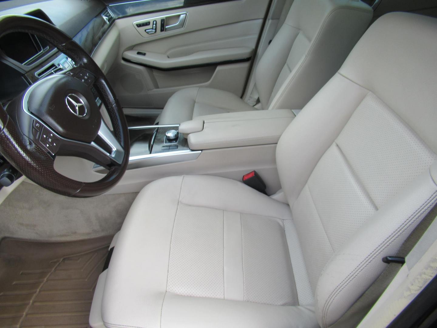 2014 Black /Gray Mercedes-Benz E-Class E350 4MATIC Sedan (WDDHF8JB4EA) with an 3.5L V6 DOHC 24V engine, 7-Speed Automatic transmission, located at 1511 North Shepherd Dr., Houston, TX, 77008, (281) 657-1221, 29.798361, -95.412560 - 2014 MERCEDES-BENZ E-CLASS E 350 SPORT 4MATIC VIN: WDDHF8JB4EA868946 W D D H F 8 J B 4 E A 8 6 8 9 4 6 SEDAN 4 DR 3.5L V6 F DOHC 24V GASOLINE ALL WHEEL DRIVE - Photo#1