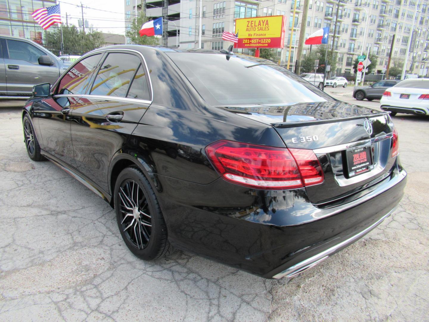 2014 Black /Gray Mercedes-Benz E-Class E350 4MATIC Sedan (WDDHF8JB4EA) with an 3.5L V6 DOHC 24V engine, 7-Speed Automatic transmission, located at 1511 North Shepherd Dr., Houston, TX, 77008, (281) 657-1221, 29.798361, -95.412560 - 2014 MERCEDES-BENZ E-CLASS E 350 SPORT 4MATIC VIN: WDDHF8JB4EA868946 W D D H F 8 J B 4 E A 8 6 8 9 4 6 SEDAN 4 DR 3.5L V6 F DOHC 24V GASOLINE ALL WHEEL DRIVE - Photo#18