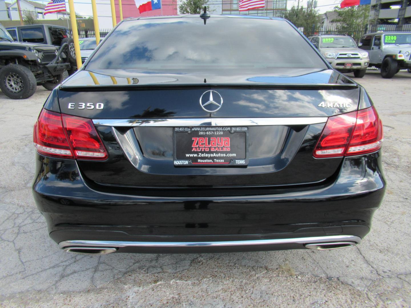 2014 Black /Gray Mercedes-Benz E-Class E350 4MATIC Sedan (WDDHF8JB4EA) with an 3.5L V6 DOHC 24V engine, 7-Speed Automatic transmission, located at 1511 North Shepherd Dr., Houston, TX, 77008, (281) 657-1221, 29.798361, -95.412560 - 2014 MERCEDES-BENZ E-CLASS E 350 SPORT 4MATIC VIN: WDDHF8JB4EA868946 W D D H F 8 J B 4 E A 8 6 8 9 4 6 SEDAN 4 DR 3.5L V6 F DOHC 24V GASOLINE ALL WHEEL DRIVE - Photo#19