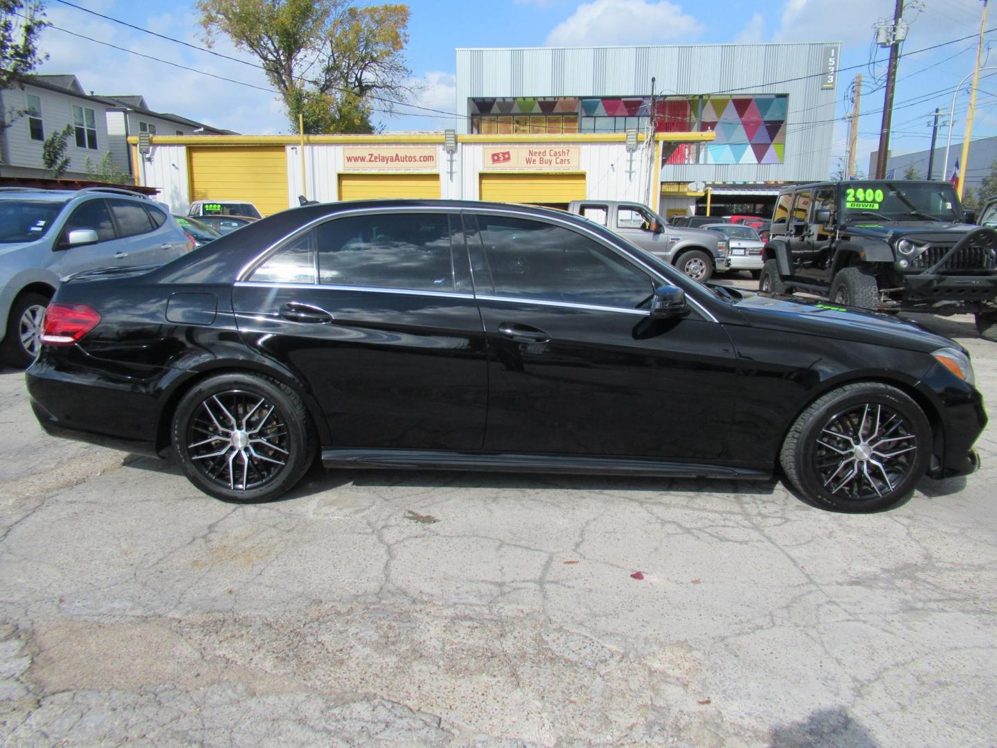 2014 Black /Gray Mercedes-Benz E-Class E350 4MATIC Sedan (WDDHF8JB4EA) with an 3.5L V6 DOHC 24V engine, 7-Speed Automatic transmission, located at 1511 North Shepherd Dr., Houston, TX, 77008, (281) 657-1221, 29.798361, -95.412560 - 2014 MERCEDES-BENZ E-CLASS E 350 SPORT 4MATIC VIN: WDDHF8JB4EA868946 W D D H F 8 J B 4 E A 8 6 8 9 4 6 SEDAN 4 DR 3.5L V6 F DOHC 24V GASOLINE ALL WHEEL DRIVE- Photo#21