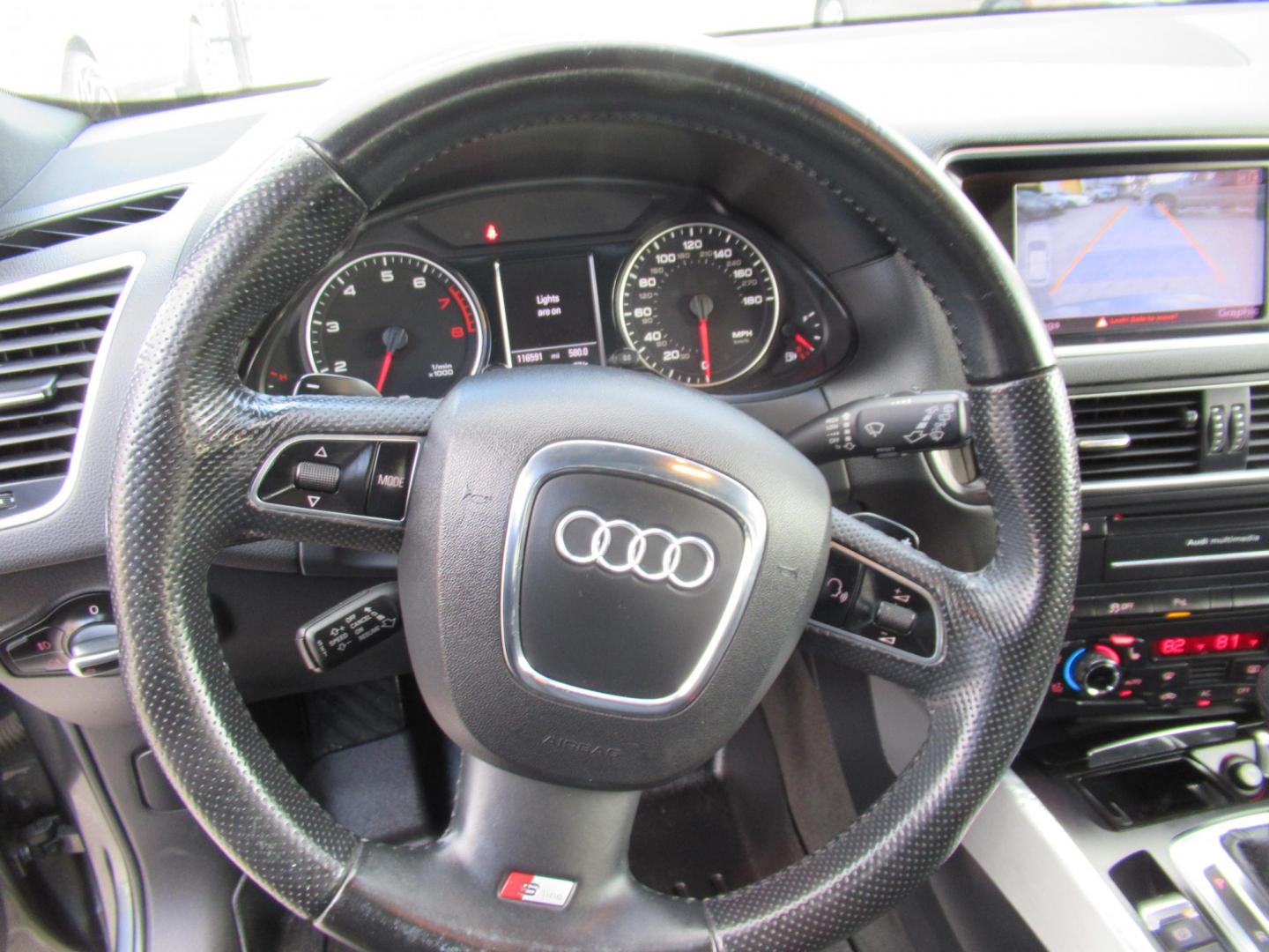 2012 Gray /Black Audi Q5 3.2 quattro Premium (WA1DKAFP8CA) with an 3.2L V6 DOHC 24V engine, 6-Speed Automatic transmission, located at 1511 North Shepherd Dr., Houston, TX, 77008, (281) 657-1221, 29.798361, -95.412560 - 2012 AUDI Q5 3.2 QUATTRO PREMIUM PLUS VIN: WA1DKAFP8CA121387 W A 1 D K A F P 8 C A 1 2 1 3 8 7 4 DOOR WAGON/SPORT UTILITY 3.2L V6 F DOHC 24V GASOLINE ALL WHEEL DRIVE - Photo#5