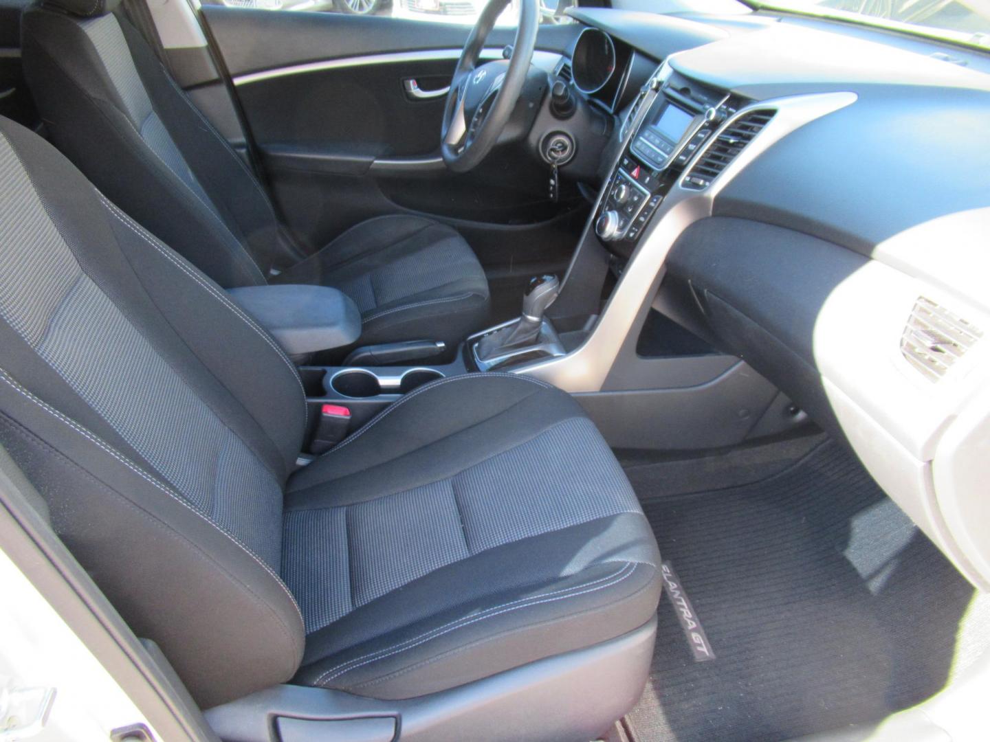 2013 Silver /Black Hyundai Elantra GT A/T (KMHD35LE8DU) with an 1.8L L4 16V DOHC engine, 6-Speed Automatic transmission, located at 1511 North Shepherd Dr., Houston, TX, 77008, (281) 657-1221, 29.798361, -95.412560 - 2013 HYUNDAI ELANTRA GT VIN: KMHD35LE8DU131541 K M H D 3 5 L E 8 D U 1 3 1 5 4 1 HATCHBACK 4 DR 1.8L I4 F DOHC 16V GASOLINE FRONT WHEEL DRIVE - Photo#13