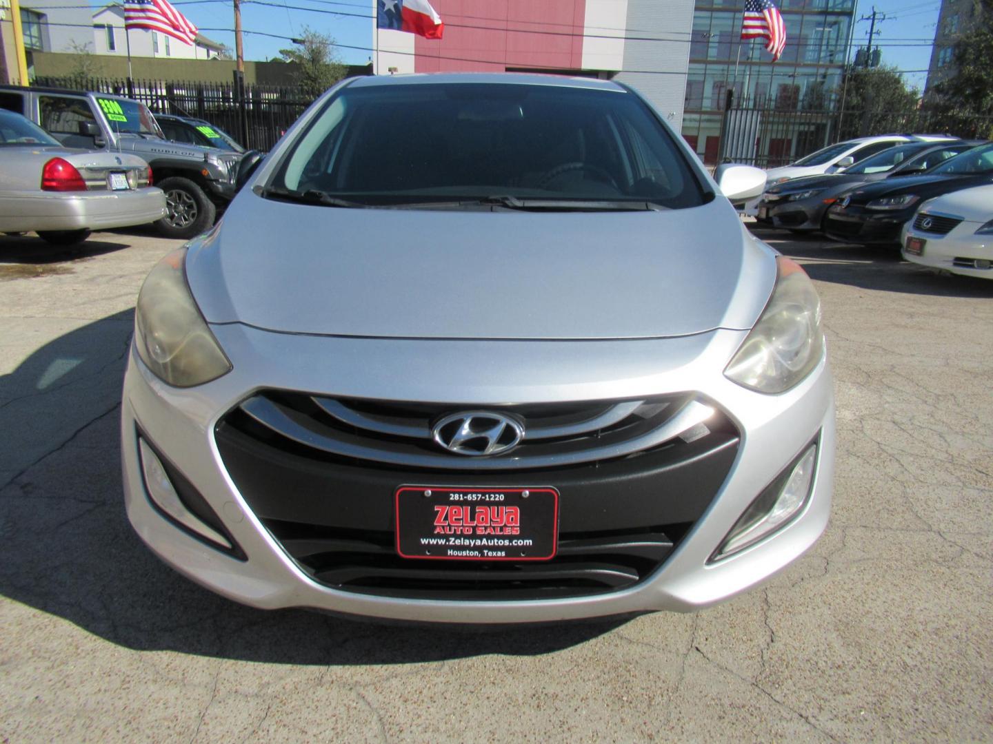 2013 Silver /Black Hyundai Elantra GT A/T (KMHD35LE8DU) with an 1.8L L4 16V DOHC engine, 6-Speed Automatic transmission, located at 1511 North Shepherd Dr., Houston, TX, 77008, (281) 657-1221, 29.798361, -95.412560 - 2013 HYUNDAI ELANTRA GT VIN: KMHD35LE8DU131541 K M H D 3 5 L E 8 D U 1 3 1 5 4 1 HATCHBACK 4 DR 1.8L I4 F DOHC 16V GASOLINE FRONT WHEEL DRIVE - Photo#19