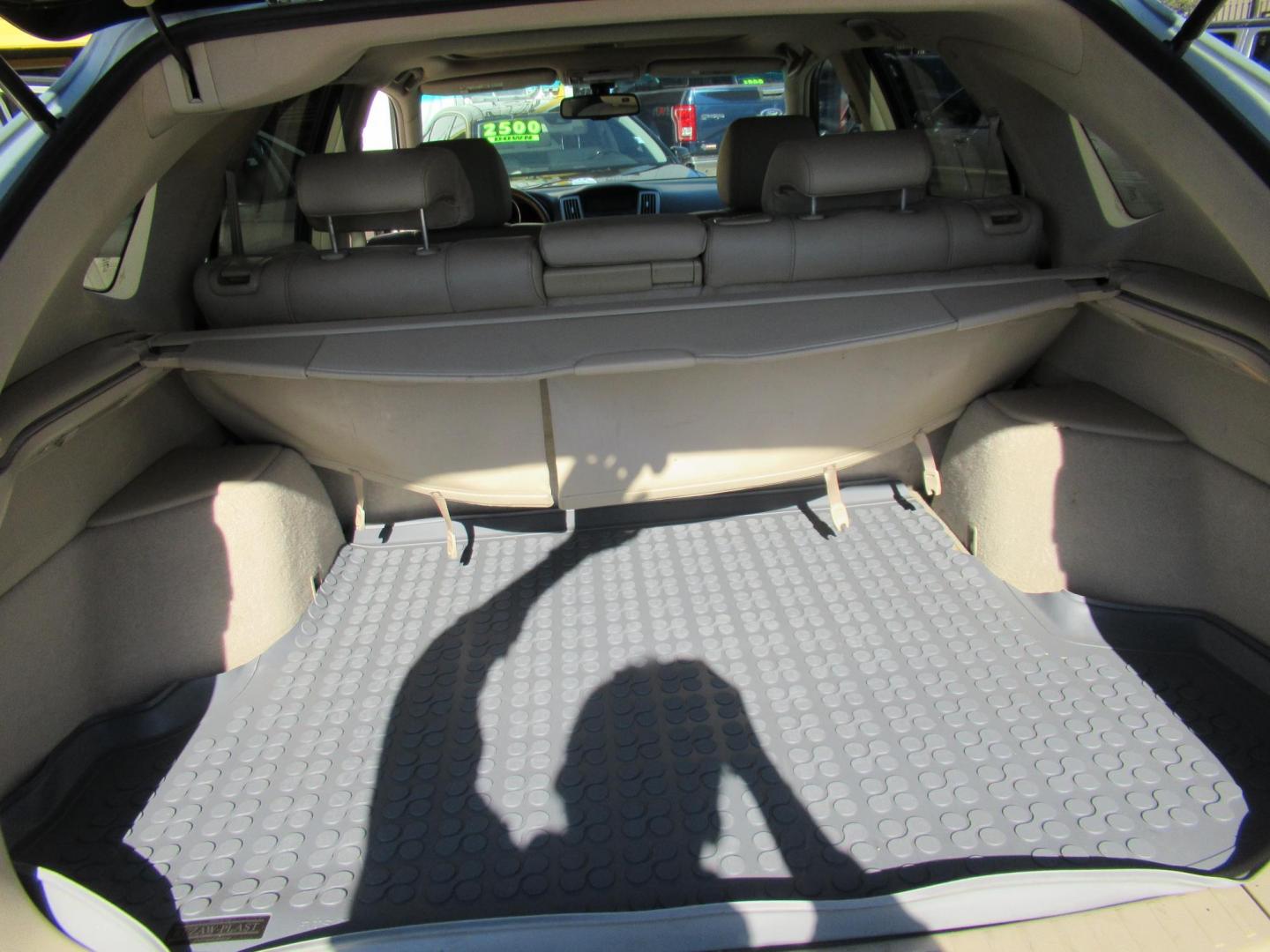 2009 Gold /Tan Lexus RX 350 FWD (2T2GK31U79C) with an 3.5L V6 DOHC 24V engine, 5-Speed Automatic Overdrive transmission, located at 1511 North Shepherd Dr., Houston, TX, 77008, (281) 657-1221, 29.798361, -95.412560 - 2009 LEXUS RX 350 VIN: 2T2GK31U79C066748 2 T 2 G K 3 1 U 7 9 C 0 6 6 7 4 8 4 DOOR WAGON/SPORT UTILITY 3.5L V6 F DOHC 24V GASOLINE FRONT WHEEL DRIVE - Photo#14