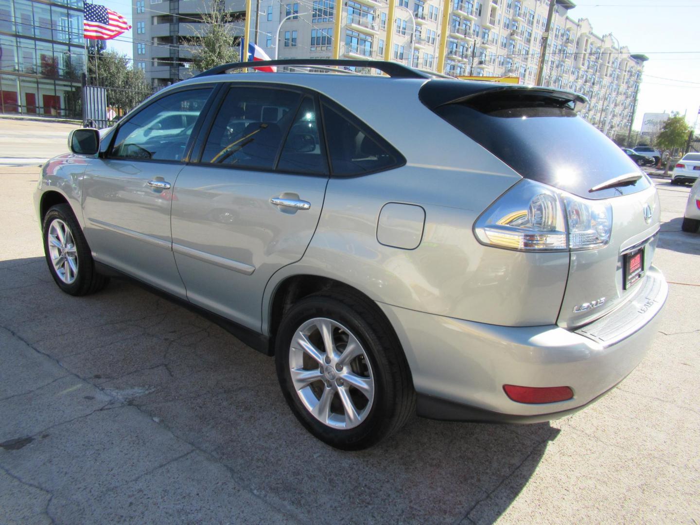 2009 Gold /Tan Lexus RX 350 FWD (2T2GK31U79C) with an 3.5L V6 DOHC 24V engine, 5-Speed Automatic Overdrive transmission, located at 1511 North Shepherd Dr., Houston, TX, 77008, (281) 657-1221, 29.798361, -95.412560 - 2009 LEXUS RX 350 VIN: 2T2GK31U79C066748 2 T 2 G K 3 1 U 7 9 C 0 6 6 7 4 8 4 DOOR WAGON/SPORT UTILITY 3.5L V6 F DOHC 24V GASOLINE FRONT WHEEL DRIVE - Photo#26