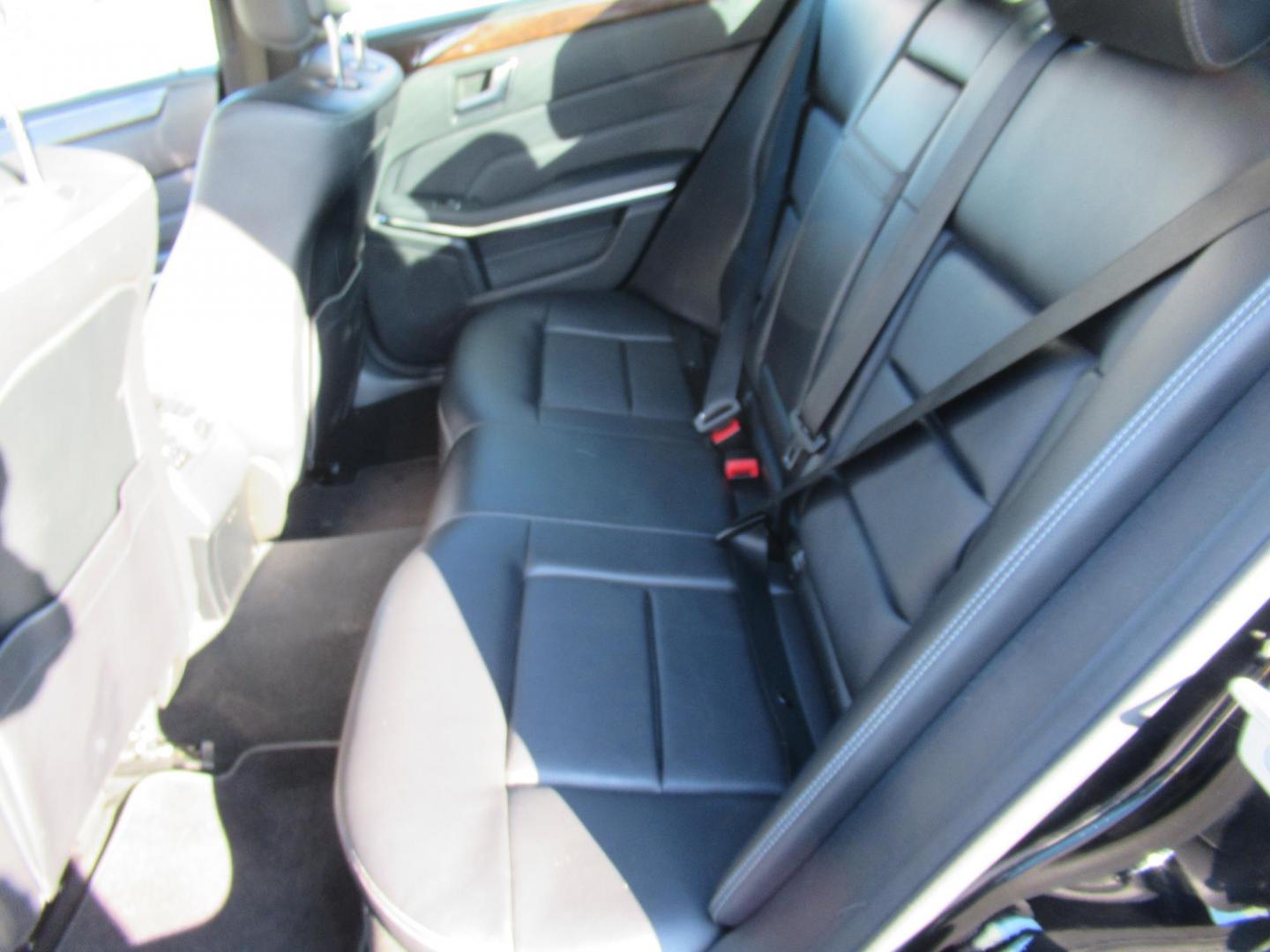 2014 Black /Black Mercedes-Benz E-Class E350 4MATIC Sedan (WDDHF8JB0EA) with an 3.5L V6 DOHC 24V engine, 7-Speed Automatic transmission, located at 1511 North Shepherd Dr., Houston, TX, 77008, (281) 657-1221, 29.798361, -95.412560 - 2014 MERCEDES-BENZ E-CLASS E 350 SPORT 4MATIC VIN: WDDHF8JB0EA815984 W D D H F 8 J B 0 E A 8 1 5 9 8 4 SEDAN 4 DR 3.5L V6 F DOHC 24V GASOLINE ALL WHEEL DRIVE- Photo#6