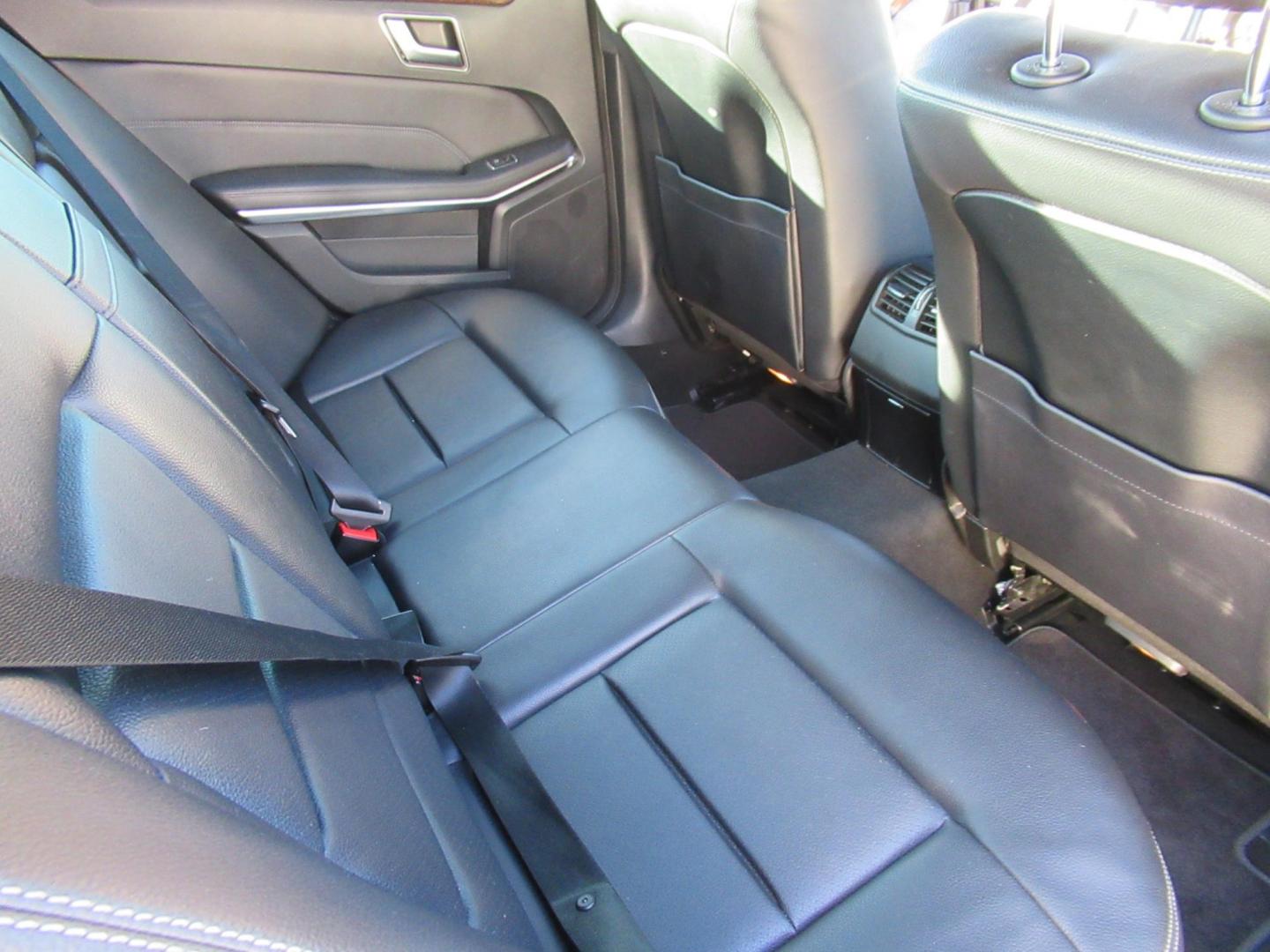 2014 Black /Black Mercedes-Benz E-Class E350 4MATIC Sedan (WDDHF8JB0EA) with an 3.5L V6 DOHC 24V engine, 7-Speed Automatic transmission, located at 1511 North Shepherd Dr., Houston, TX, 77008, (281) 657-1221, 29.798361, -95.412560 - 2014 MERCEDES-BENZ E-CLASS E 350 SPORT 4MATIC VIN: WDDHF8JB0EA815984 W D D H F 8 J B 0 E A 8 1 5 9 8 4 SEDAN 4 DR 3.5L V6 F DOHC 24V GASOLINE ALL WHEEL DRIVE- Photo#9