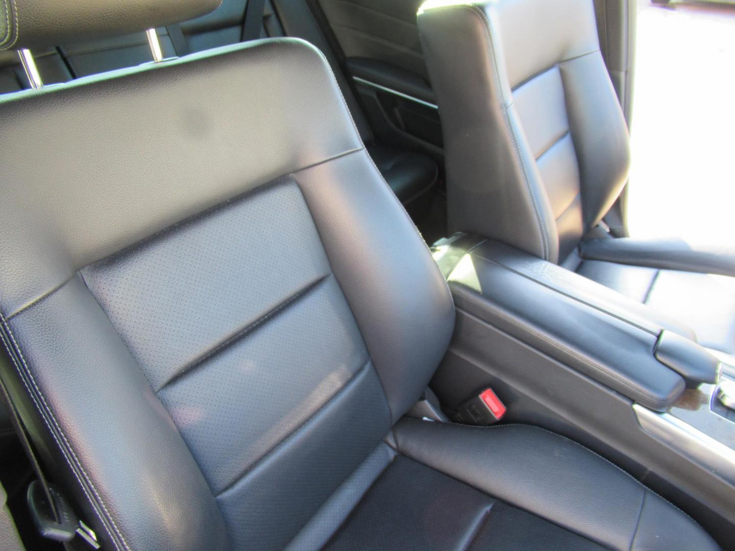 2014 Black /Black Mercedes-Benz E-Class E350 4MATIC Sedan (WDDHF8JB0EA) with an 3.5L V6 DOHC 24V engine, 7-Speed Automatic transmission, located at 1511 North Shepherd Dr., Houston, TX, 77008, (281) 657-1221, 29.798361, -95.412560 - 2014 MERCEDES-BENZ E-CLASS E 350 SPORT 4MATIC VIN: WDDHF8JB0EA815984 W D D H F 8 J B 0 E A 8 1 5 9 8 4 SEDAN 4 DR 3.5L V6 F DOHC 24V GASOLINE ALL WHEEL DRIVE- Photo#14