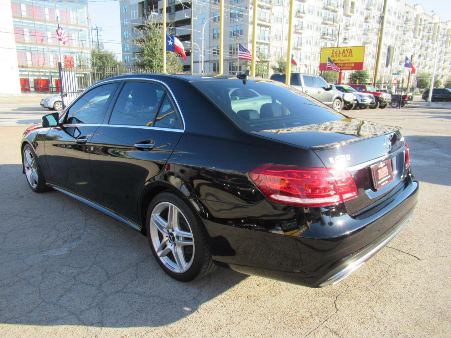 2014 Black /Black Mercedes-Benz E-Class E350 4MATIC Sedan (WDDHF8JB0EA) with an 3.5L V6 DOHC 24V engine, 7-Speed Automatic transmission, located at 1511 North Shepherd Dr., Houston, TX, 77008, (281) 657-1221, 29.798361, -95.412560 - 2014 MERCEDES-BENZ E-CLASS E 350 SPORT 4MATIC VIN: WDDHF8JB0EA815984 W D D H F 8 J B 0 E A 8 1 5 9 8 4 SEDAN 4 DR 3.5L V6 F DOHC 24V GASOLINE ALL WHEEL DRIVE - Photo#20
