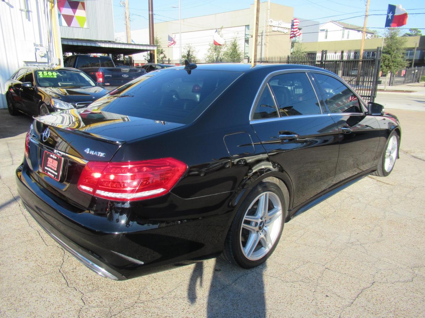 2014 Black /Black Mercedes-Benz E-Class E350 4MATIC Sedan (WDDHF8JB0EA) with an 3.5L V6 DOHC 24V engine, 7-Speed Automatic transmission, located at 1511 North Shepherd Dr., Houston, TX, 77008, (281) 657-1221, 29.798361, -95.412560 - 2014 MERCEDES-BENZ E-CLASS E 350 SPORT 4MATIC VIN: WDDHF8JB0EA815984 W D D H F 8 J B 0 E A 8 1 5 9 8 4 SEDAN 4 DR 3.5L V6 F DOHC 24V GASOLINE ALL WHEEL DRIVE - Photo#21