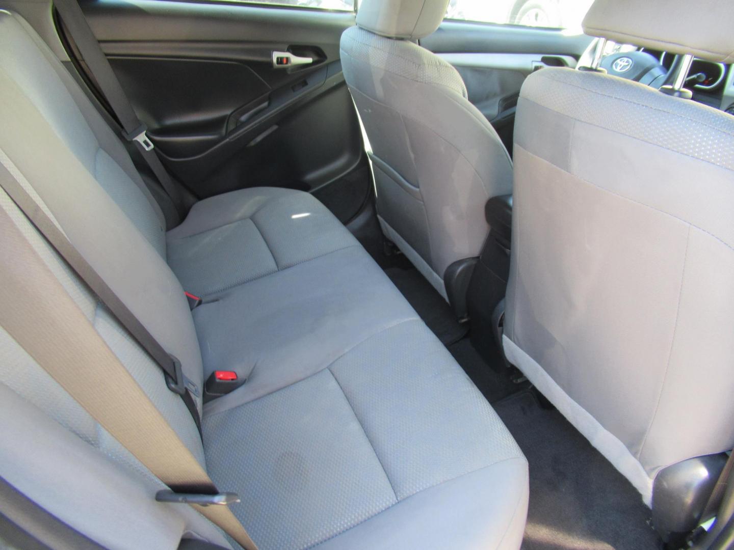 2009 Toyota Matrix Base AT (2T1KU40E99C) with an 1.8L L4 DOHC 16V engine, Automatic Overdrive transmission, located at 1511 North Shepherd Dr., Houston, TX, 77008, (281) 657-1221, 29.798361, -95.412560- Photo#11
