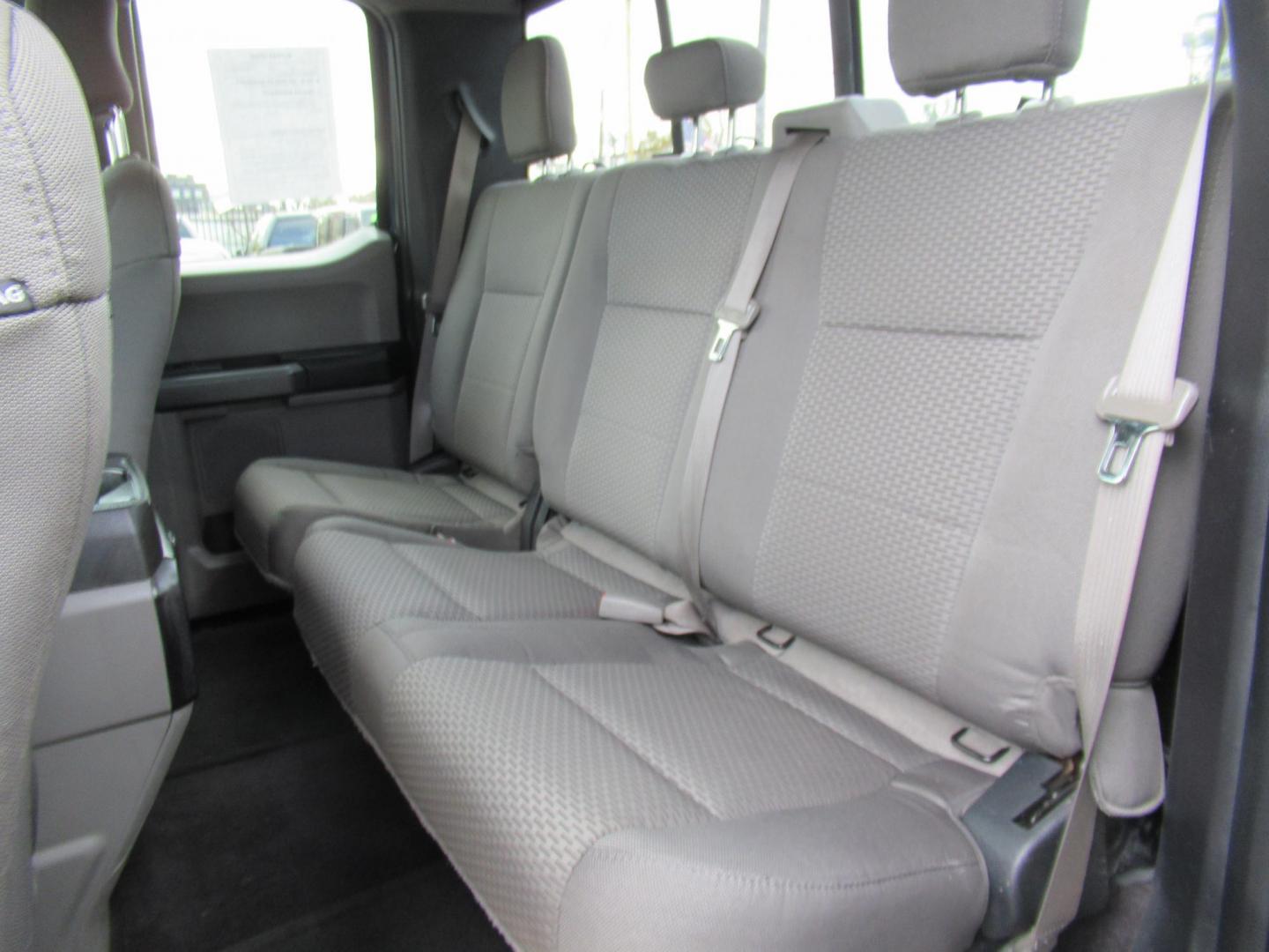 2016 Blue /Gray Ford F-150 Lariat SuperCab 6.5-ft. 4WD (1FTFX1EG8GK) with an 3.5L V6 DOHC 24V engine, 6A transmission, located at 1511 North Shepherd Dr., Houston, TX, 77008, (281) 657-1221, 29.798361, -95.412560 - 2016 FORD F-150 XLT VIN: 1FTFX1EG8GKE23392 1 F T F X 1 E G 8 G K E 2 3 3 9 2 4 DOOR EXTENDED CAB PICKUP 3.5L V6 F DOHC 24V GASOLINE REAR WHEEL DRIVE W/ 4X4 - Photo#18