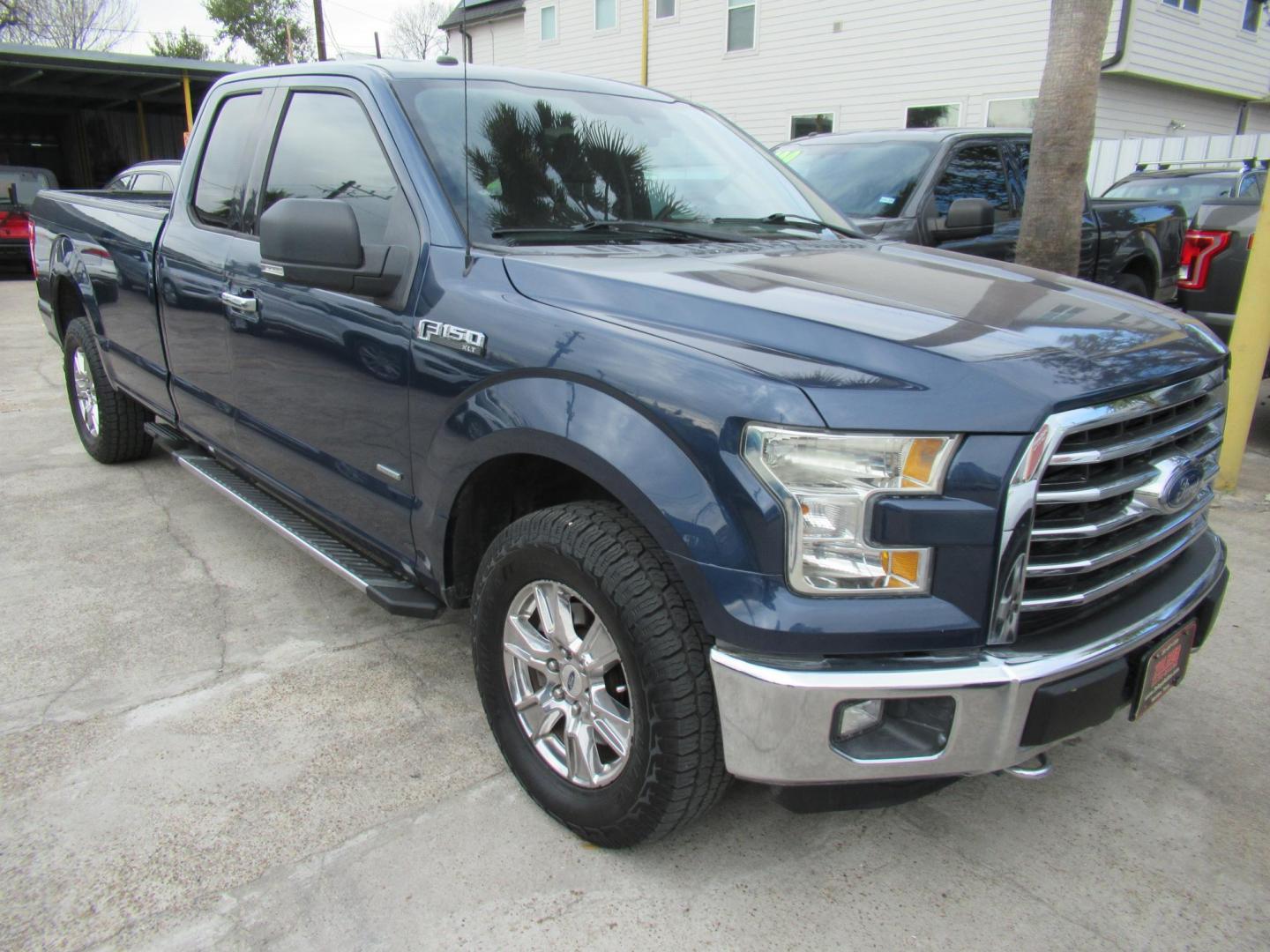 2016 Blue /Gray Ford F-150 Lariat SuperCab 6.5-ft. 4WD (1FTFX1EG8GK) with an 3.5L V6 DOHC 24V engine, 6A transmission, located at 1511 North Shepherd Dr., Houston, TX, 77008, (281) 657-1221, 29.798361, -95.412560 - 2016 FORD F-150 XLT VIN: 1FTFX1EG8GKE23392 1 F T F X 1 E G 8 G K E 2 3 3 9 2 4 DOOR EXTENDED CAB PICKUP 3.5L V6 F DOHC 24V GASOLINE REAR WHEEL DRIVE W/ 4X4 - Photo#22