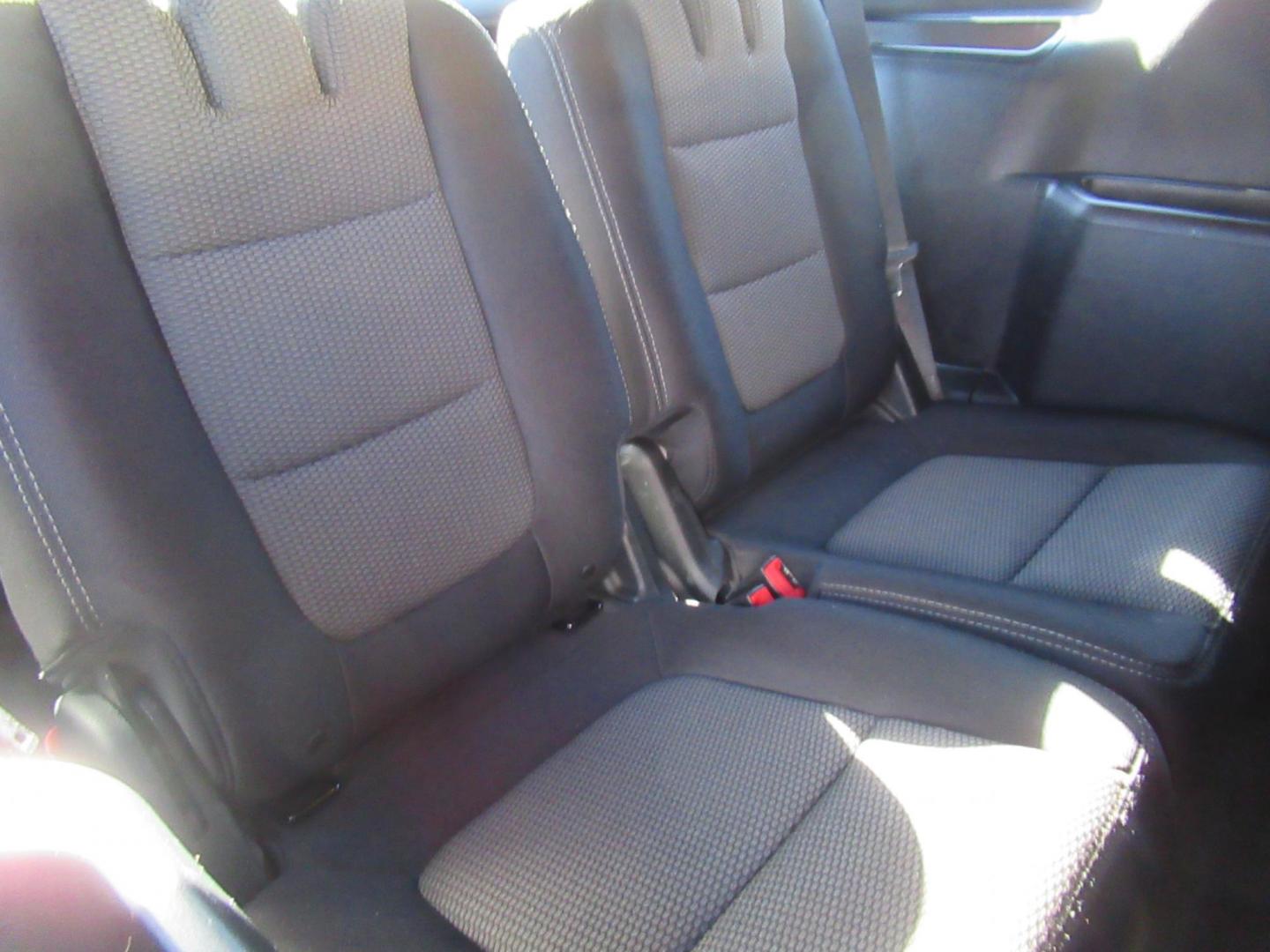 2018 White /Black Ford Explorer XLT FWD (1FM5K7D8XJG) with an 3.5L V6 DOHC 24V engine, 6A transmission, located at 1511 North Shepherd Dr., Houston, TX, 77008, (281) 657-1221, 29.798361, -95.412560 - 2018 FORD EXPLORER XLT VIN: 1FM5K7D8XJGB64692 1 F M 5 K 7 D 8 X J G B 6 4 6 9 2 4 DOOR WAGON/SPORT UTILITY 3.5L V6 F DOHC 24V GASOLINE FRONT WHEEL DRIVE - Photo#14