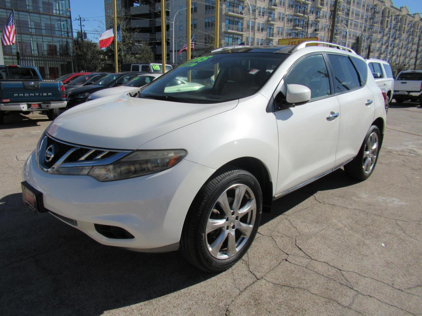 2012 White /Tan Nissan Murano SV (JN8AZ1MU6CW) with an 3.5L V6 DOHC 24V engine, Continuously Variable Transmission transmission, located at 1511 North Shepherd Dr., Houston, TX, 77008, (281) 657-1221, 29.798361, -95.412560 - 2012 NISSAN MURANO LE VIN: JN8AZ1MU6CW110392 J N 8 A Z 1 M U 6 C W 1 1 0 3 9 2 4 DOOR WAGON/SPORT UTILITY 3.5L V6 F DOHC 24V GASOLINE FRONT WHEEL DRIVE - Photo#17