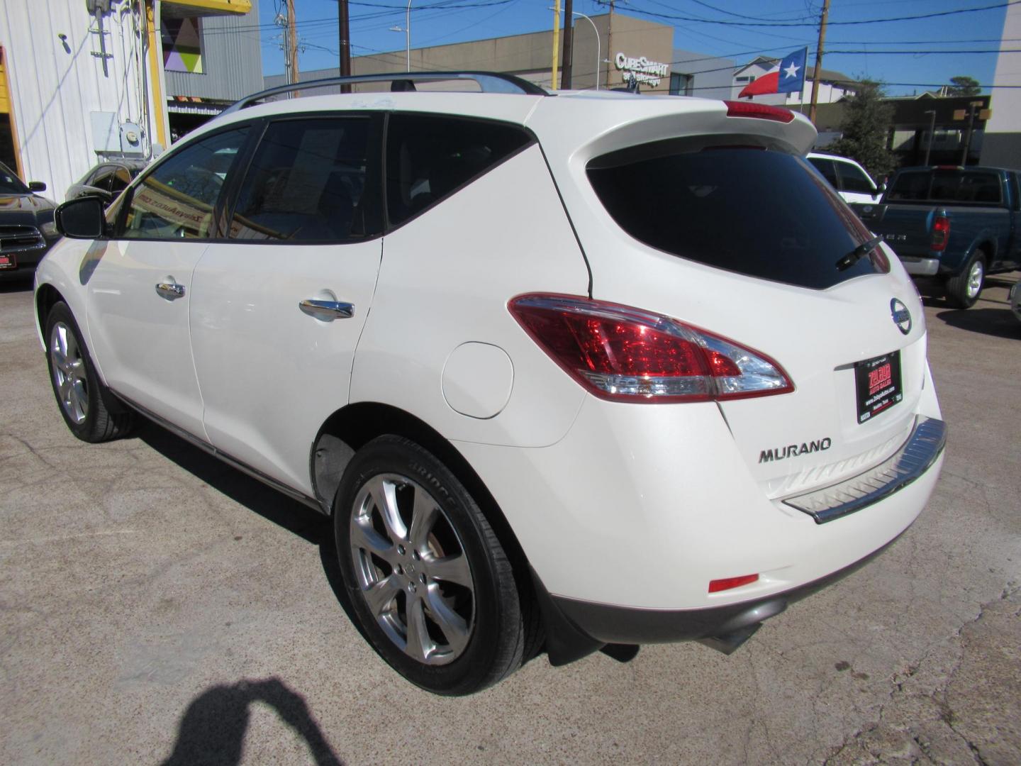 2012 White /Tan Nissan Murano SV (JN8AZ1MU6CW) with an 3.5L V6 DOHC 24V engine, Continuously Variable Transmission transmission, located at 1511 North Shepherd Dr., Houston, TX, 77008, (281) 657-1221, 29.798361, -95.412560 - 2012 NISSAN MURANO LE VIN: JN8AZ1MU6CW110392 J N 8 A Z 1 M U 6 C W 1 1 0 3 9 2 4 DOOR WAGON/SPORT UTILITY 3.5L V6 F DOHC 24V GASOLINE FRONT WHEEL DRIVE - Photo#21
