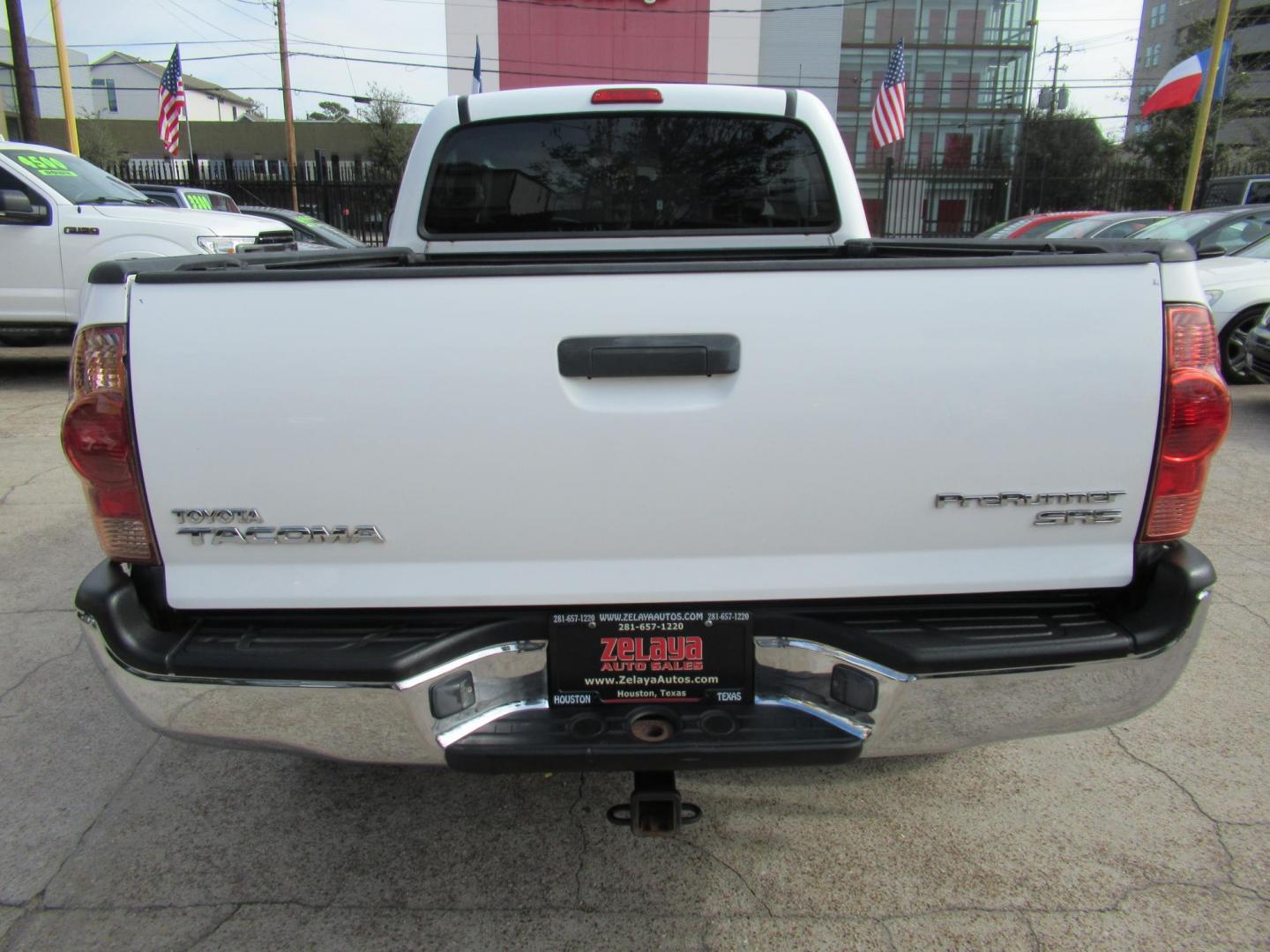 2007 White /Gray Toyota Tacoma PreRunner 2WD (5TENX62N57Z) with an 2.7L L4 DOHC 16V engine, 5-Speed Manual transmission, located at 1511 North Shepherd Dr., Houston, TX, 77008, (281) 657-1221, 29.798361, -95.412560 - 2007 TOYOTA TACOMA PRERUNNER VIN: 5TENX62N57Z415452 5 T E N X 6 2 N 5 7 Z 4 1 5 4 5 2 PICKUP 2.7L I4 F DOHC 16V GASOLINE REAR WHEEL DRIVE - Photo#10