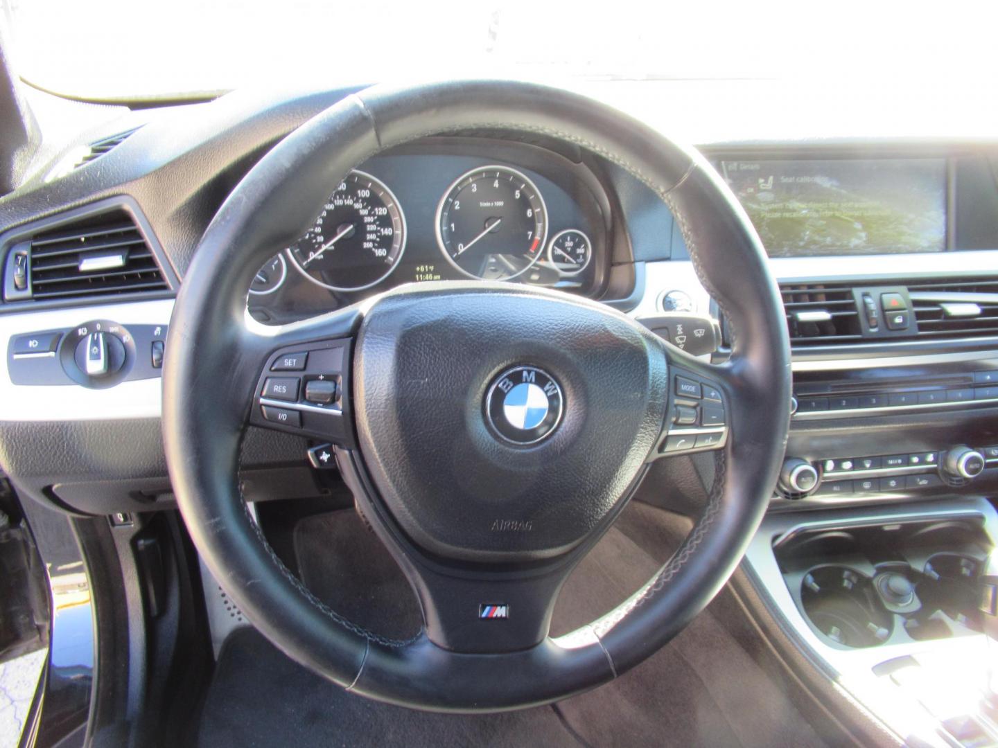2012 BMW 5-Series 535i (WBAFR7C52CC) with an 3.0L L6 DOHC 24V engine, Automatic transmission, located at 1511 North Shepherd Dr., Houston, TX, 77008, (281) 657-1221, 29.798361, -95.412560 - 2012 BMW 535I VIN: WBAFR7C52CC808804 W B A F R 7 C 5 2 C C 8 0 8 8 0 4 SEDAN 4 DR 3.0L I6 F DOHC 24V GASOLINE REAR WHEEL DRIVE - Photo#5