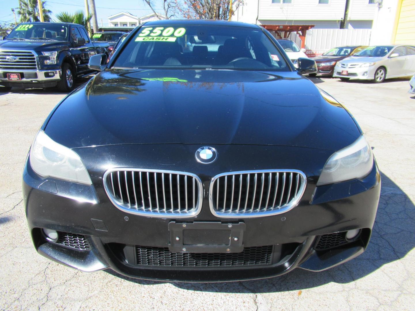2012 BMW 5-Series 535i (WBAFR7C52CC) with an 3.0L L6 DOHC 24V engine, Automatic transmission, located at 1511 North Shepherd Dr., Houston, TX, 77008, (281) 657-1221, 29.798361, -95.412560 - 2012 BMW 535I VIN: WBAFR7C52CC808804 W B A F R 7 C 5 2 C C 8 0 8 8 0 4 SEDAN 4 DR 3.0L I6 F DOHC 24V GASOLINE REAR WHEEL DRIVE - Photo#19