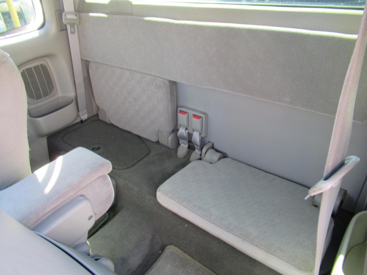 2004 Silver /Gray Toyota Tacoma Xtracab 2WD (5TEVL52N64Z) with an 2.4L L4 DOHC 16V engine, Automatic transmission, located at 1511 North Shepherd Dr., Houston, TX, 77008, (281) 657-1221, 29.798361, -95.412560 - 2004 TOYOTA TACOMA VIN: 5TEVL52N64Z448400 5 T E V L 5 2 N 6 4 Z 4 4 8 4 0 0 CLUB CAB PICKUP 2.4L I4 F DOHC 16V GASOLINE REAR WHEEL DRIVE - Photo#8