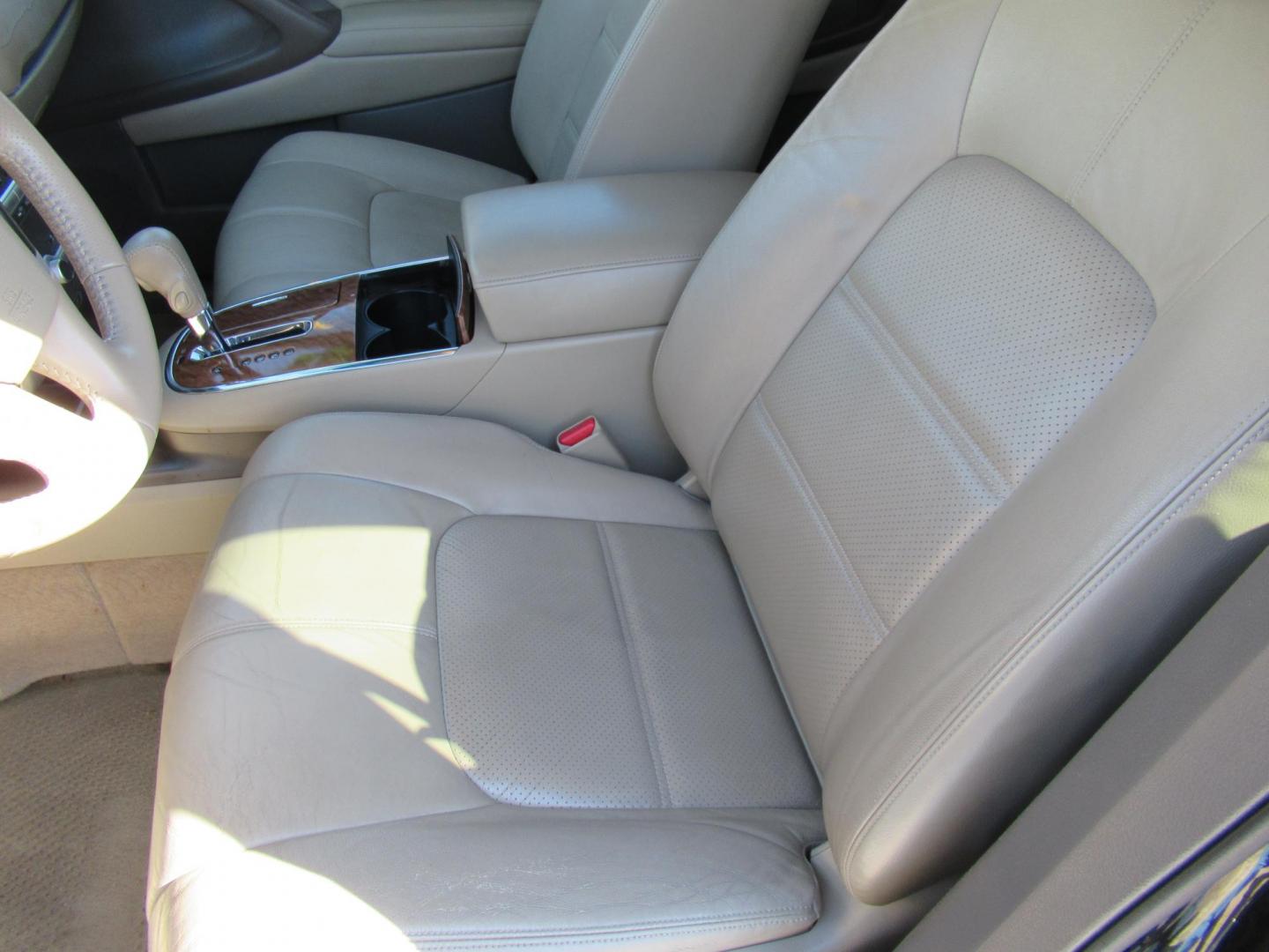 2011 Black /Tan Nissan Murano LE (JN8AZ1MU1BW) with an 3.5L V6 DOHC 24V engine, CVT transmission, located at 1511 North Shepherd Dr., Houston, TX, 77008, (281) 657-1221, 29.798361, -95.412560 - Photo#1