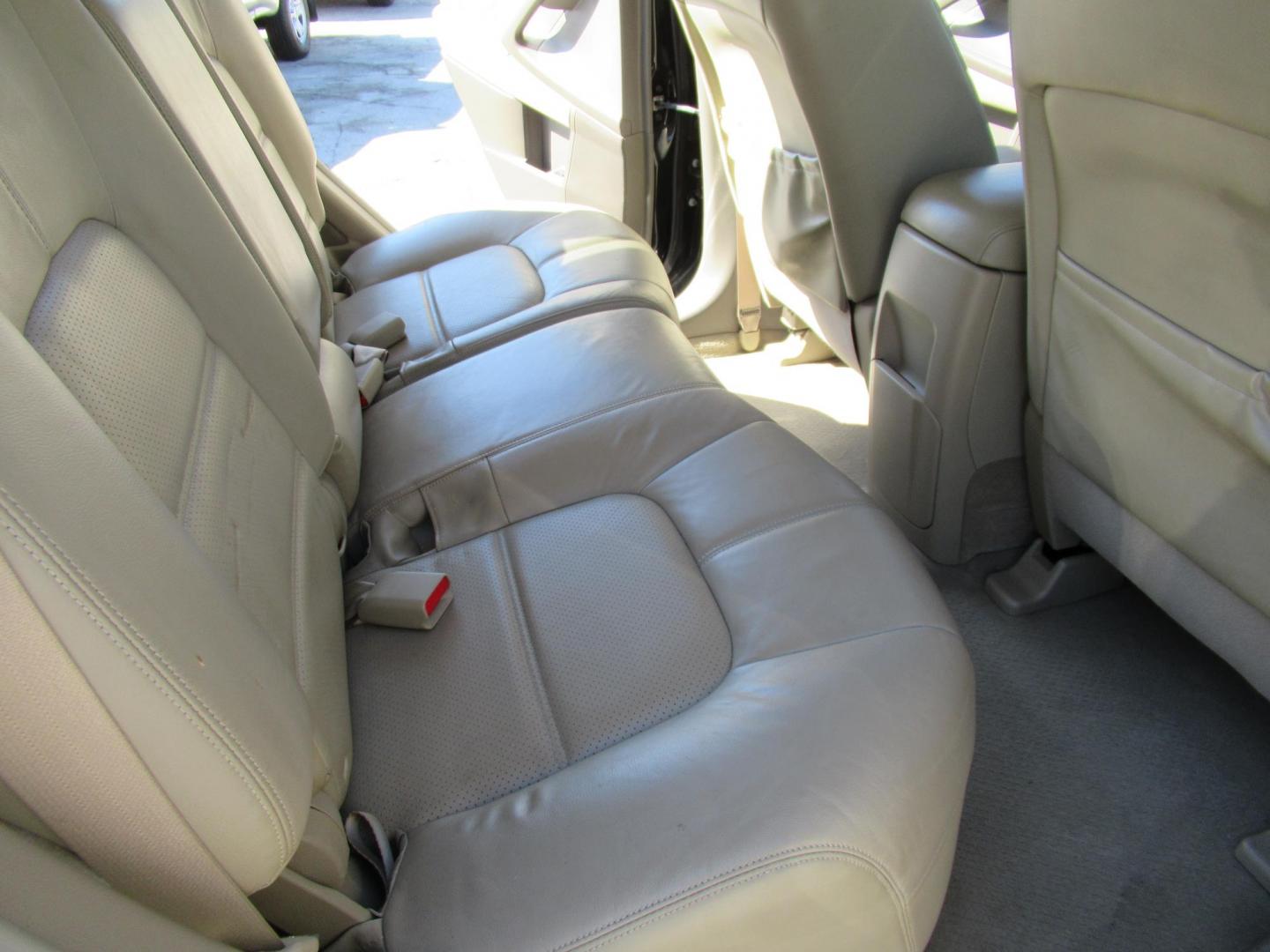 2011 Black /Tan Nissan Murano LE (JN8AZ1MU1BW) with an 3.5L V6 DOHC 24V engine, CVT transmission, located at 1511 North Shepherd Dr., Houston, TX, 77008, (281) 657-1221, 29.798361, -95.412560 - Photo#9