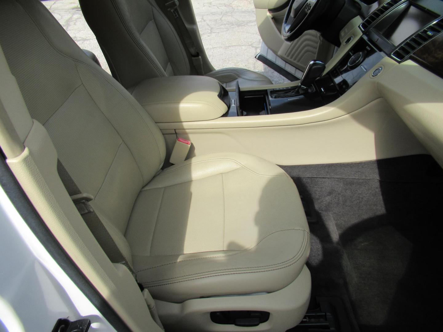 2013 White /Tan Ford Taurus Limited FWD (1FAHP2F87DG) with an 3.5L V6 DOHC 24V engine, 6-Speed Automatic transmission, located at 1511 North Shepherd Dr., Houston, TX, 77008, (281) 657-1221, 29.798361, -95.412560 - 2013 FORD TAURUS LIMITED VIN: 1FAHP2F87DG147989 1 F A H P 2 F 8 7 D G 1 4 7 9 8 9 SEDAN 4 DR 3.5L V6 F DOHC 24V GASOLINE FRONT WHEEL DRIVE- Photo#11