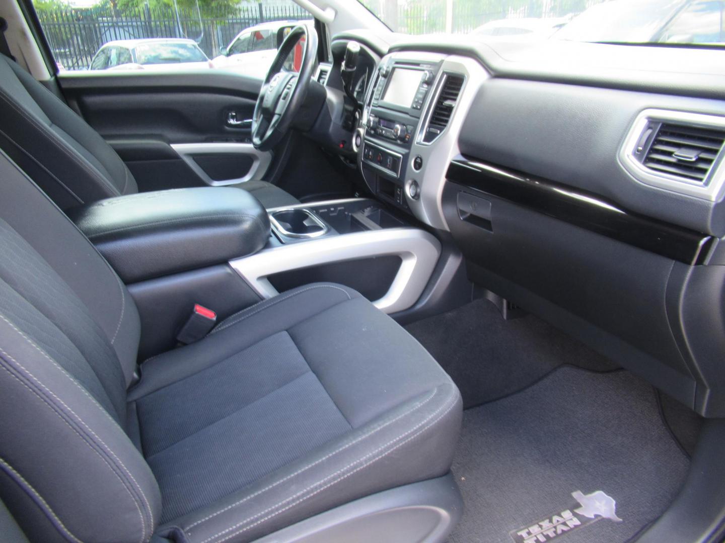 2017 Black /Black Nissan Titan S Crew Cab 2WD (1N6AA1E60HN) with an 5.6L V8 DOHC 32V engine, 6A transmission, located at 1511 North Shepherd Dr., Houston, TX, 77008, (281) 657-1221, 29.798361, -95.412560 - 2017 NISSAN TITAN SV VIN: 1N6AA1E60HN564070 1 N 6 A A 1 E 6 0 H N 5 6 4 0 7 0 CREW PICKUP 5.6L V8 F DOHC 32V GASOLINE REAR WHEEL DRIVE - Photo#1