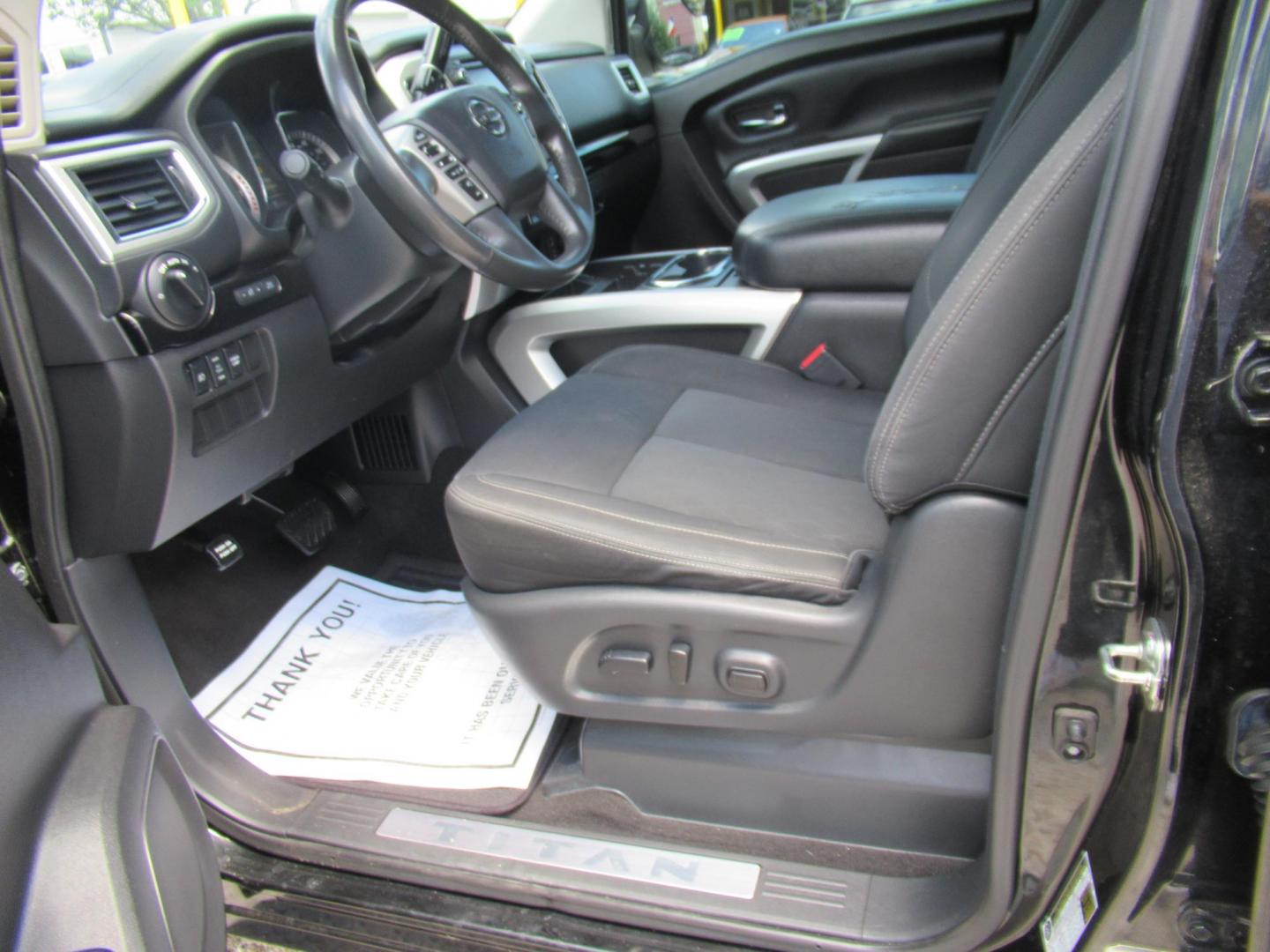 2017 Black /Black Nissan Titan S Crew Cab 2WD (1N6AA1E60HN) with an 5.6L V8 DOHC 32V engine, 6A transmission, located at 1511 North Shepherd Dr., Houston, TX, 77008, (281) 657-1221, 29.798361, -95.412560 - 2017 NISSAN TITAN SV VIN: 1N6AA1E60HN564070 1 N 6 A A 1 E 6 0 H N 5 6 4 0 7 0 CREW PICKUP 5.6L V8 F DOHC 32V GASOLINE REAR WHEEL DRIVE - Photo#13