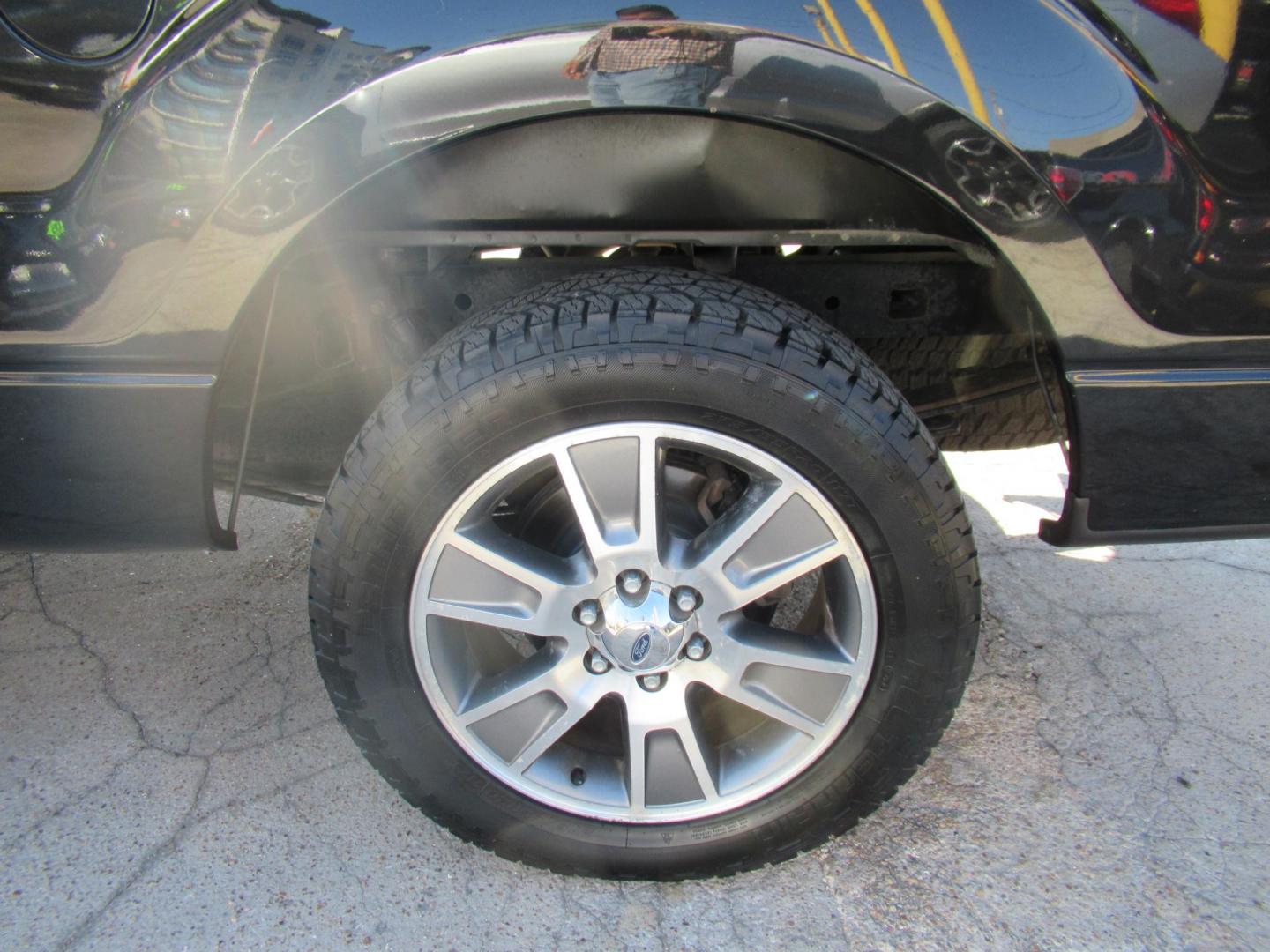 2014 Black /Gray Ford F-150 XLT SuperCab 8-ft. Bed 2WD (1FTEX1CM4EF) with an 3.7L V6 DOHC 24V engine, Automatic transmission, located at 1511 North Shepherd Dr., Houston, TX, 77008, (281) 657-1221, 29.798361, -95.412560 - 2014 FORD F-150 STX VIN: 1FTEX1CM4EFA27907 1 F T E X 1 C M 4 E F A 2 7 9 0 7 4 DOOR EXTENDED CAB PICKUP 3.7L V6 F DOHC 24V FLEX FUEL REAR WHEEL DRIVE - Photo#12