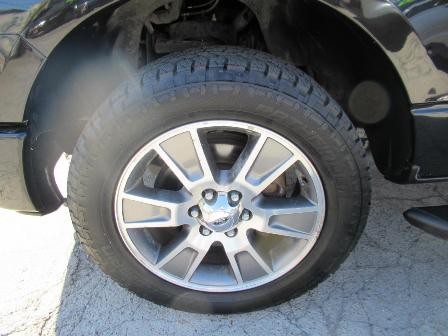 2014 Black /Gray Ford F-150 XLT SuperCab 8-ft. Bed 2WD (1FTEX1CM4EF) with an 3.7L V6 DOHC 24V engine, Automatic transmission, located at 1511 North Shepherd Dr., Houston, TX, 77008, (281) 657-1221, 29.798361, -95.412560 - 2014 FORD F-150 STX VIN: 1FTEX1CM4EFA27907 1 F T E X 1 C M 4 E F A 2 7 9 0 7 4 DOOR EXTENDED CAB PICKUP 3.7L V6 F DOHC 24V FLEX FUEL REAR WHEEL DRIVE - Photo#13