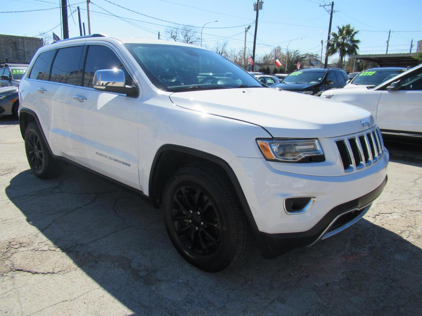 2015 White /Black Jeep Grand Cherokee Limited 2WD (1C4RJEBG5FC) with an 3.6L V6 DOHC 24V engine, 8-Speed Automatic transmission, located at 1511 North Shepherd Dr., Houston, TX, 77008, (281) 657-1221, 29.798361, -95.412560 - 2015 JEEP GRAND CHEROKEE LIMITED VIN: 1C4RJEBG5FC825406 1 C 4 R J E B G 5 F C 8 2 5 4 0 6 4 DOOR WAGON/SPORT UTILITY 3.6L V6 F DOHC 24V GASOLINE REAR WHEEL DRIVE - Photo#22
