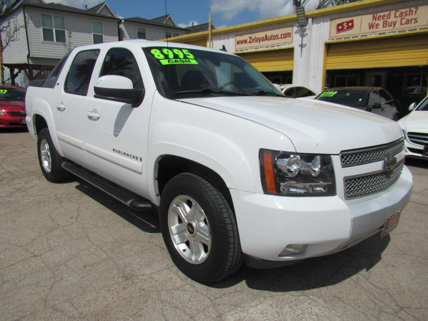 2009 White /Tan Chevrolet Avalanche LT1 4WD (3GNFK22369G) with an 5.3L V8 OHV 16V FFV engine, Automatic transmission, located at 1511 North Shepherd Dr., Houston, TX, 77008, (281) 657-1221, 29.798361, -95.412560 - 2009 CHEVROLET AVALANCHE LT VIN: 3GNFK22369G122904 3 G N F K 2 2 3 6 9 G 1 2 2 9 0 4 SPORT PICKUP 5.3L V8 F OHV 16V FLEX FUEL REAR WHEEL DRIVE W/ 4X4 - Photo#18