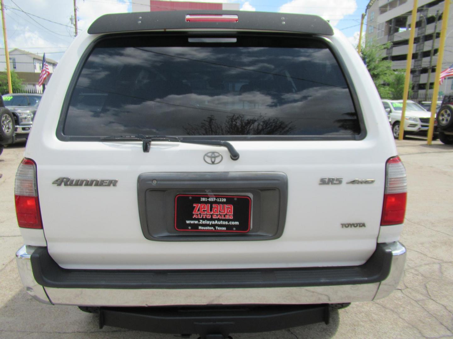 1999 White /Tan Toyota 4Runner SR5 4WD (JT3HN86R2X0) with an 3.4L V6 DOHC 24V engine, Manual transmission, located at 1511 North Shepherd Dr., Houston, TX, 77008, (281) 657-1221, 29.798361, -95.412560 - 1999 TOYOTA 4RUNNER SR5 VIN: JT3HN86R2X0209442 J T 3 H N 8 6 R 2 X 0 2 0 9 4 4 2 4 DOOR WAGON/SPORT UTILITY 3.4L V6 F DOHC 24V GASOLINE REAR WHEEL DRIVE W/ 4X4 - Photo#19