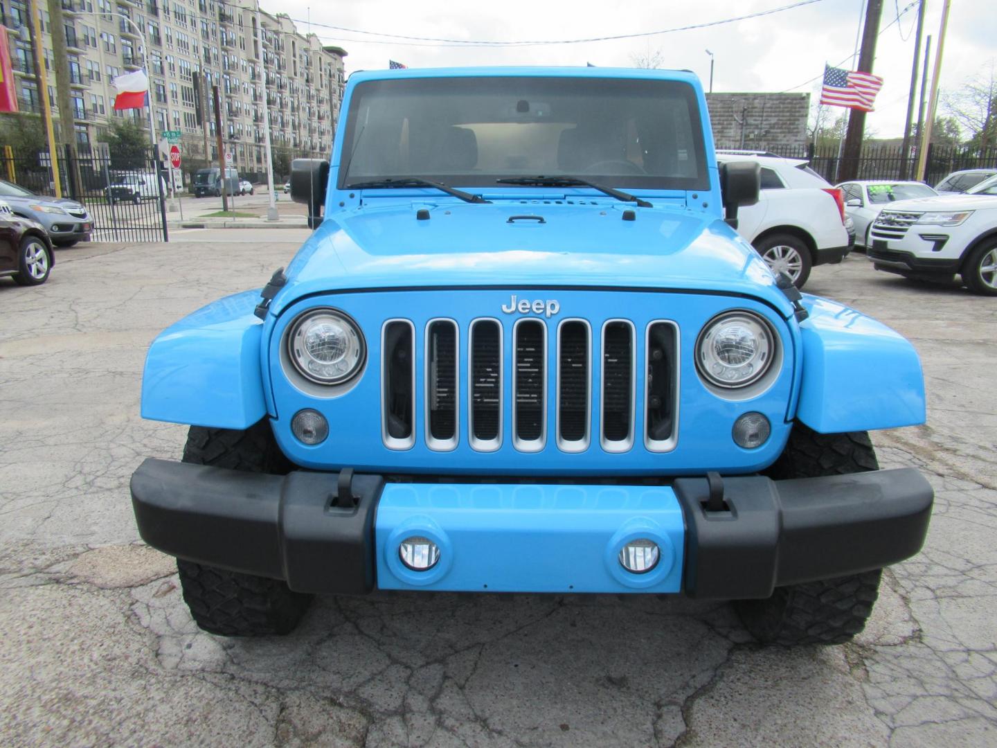 2017 BLUE /Black Jeep Wrangler Unlimited Sahara 4WD (1C4BJWEG1HL) with an 3.6L V6 DOHC 24V FFV engine, Automatic transmission, located at 1511 North Shepherd Dr., Houston, TX, 77008, (281) 657-1221, 29.798361, -95.412560 - 2017 JEEP WRANGLER UNLIMITED SAHARA VIN: 1C4BJWEG1HL571389 1 C 4 B J W E G 1 H L 5 7 1 3 8 9 4 DOOR WAGON/SPORT UTILITY 3.6L V6 F DOHC 24V GASOLINE REAR WHEEL DRIVE W/ 4X4 - Photo#15