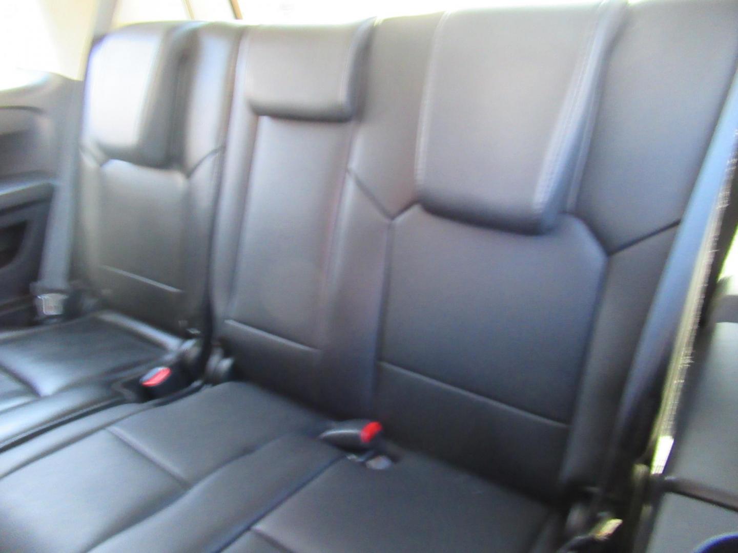 2014 Silver /Black Honda Pilot EX-L 2WD 5-Spd AT (5FNYF3H54EB) with an 3.5L V6 SOHC 24V engine, 5-Speed Automatic transmission, located at 1511 North Shepherd Dr., Houston, TX, 77008, (281) 657-1221, 29.798361, -95.412560 - 2014 HONDA PILOT EX-L VIN: 5FNYF3H54EB024412 5 F N Y F 3 H 5 4 E B 0 2 4 4 1 2 4 DOOR WAGON/SPORT UTILITY 3.5L V6 F SOHC 24V GASOLINE FRONT WHEEL DRIVE - Photo#11