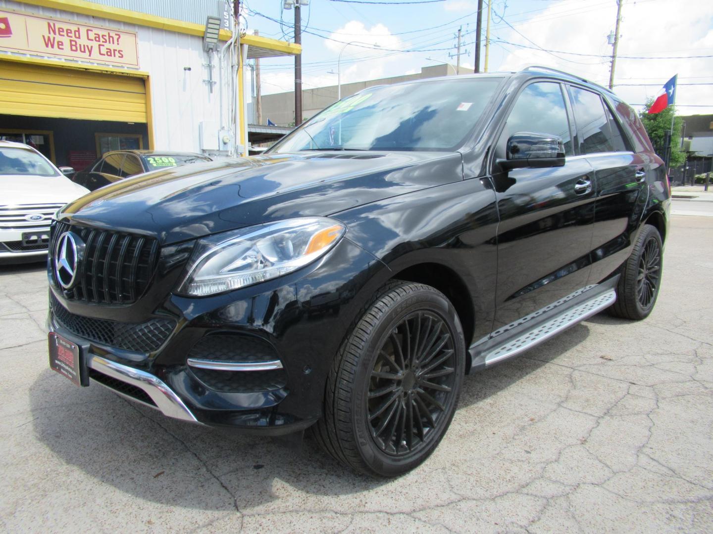 2017 Black /Black Mercedes-Benz GLE-Class GLE350 (4JGDA5JB5HA) with an 3.5L V6 DOHC 24V engine, 7A transmission, located at 1511 North Shepherd Dr., Houston, TX, 77008, (281) 657-1221, 29.798361, -95.412560 - Photo#0