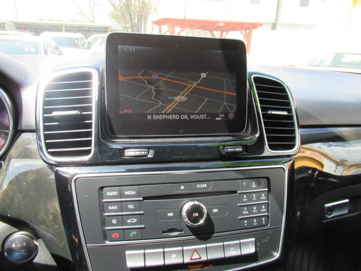 2017 Black /Black Mercedes-Benz GLE-Class GLE350 (4JGDA5JB5HA) with an 3.5L V6 DOHC 24V engine, 7A transmission, located at 1511 North Shepherd Dr., Houston, TX, 77008, (281) 657-1221, 29.798361, -95.412560 - Photo#2