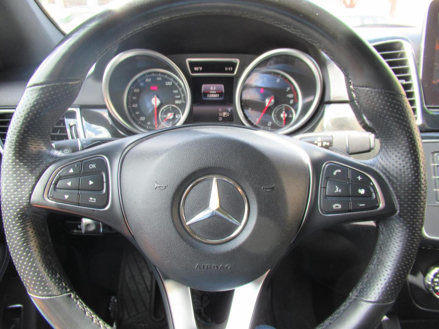 2017 Black /Black Mercedes-Benz GLE-Class GLE350 (4JGDA5JB5HA) with an 3.5L V6 DOHC 24V engine, 7A transmission, located at 1511 North Shepherd Dr., Houston, TX, 77008, (281) 657-1221, 29.798361, -95.412560 - Photo#1