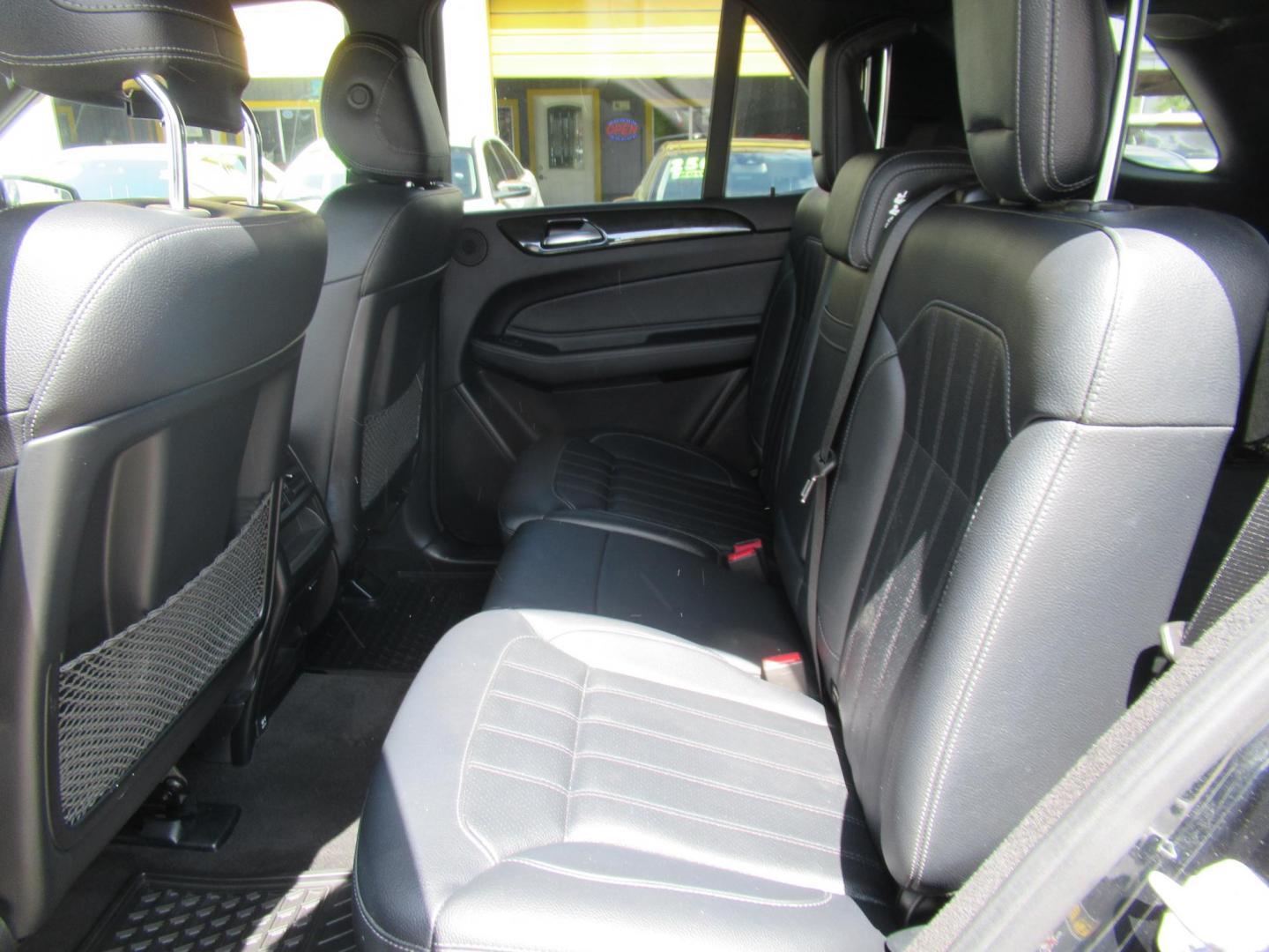 2017 Black /Black Mercedes-Benz GLE-Class GLE350 (4JGDA5JB5HA) with an 3.5L V6 DOHC 24V engine, 7A transmission, located at 1511 North Shepherd Dr., Houston, TX, 77008, (281) 657-1221, 29.798361, -95.412560 - Photo#9