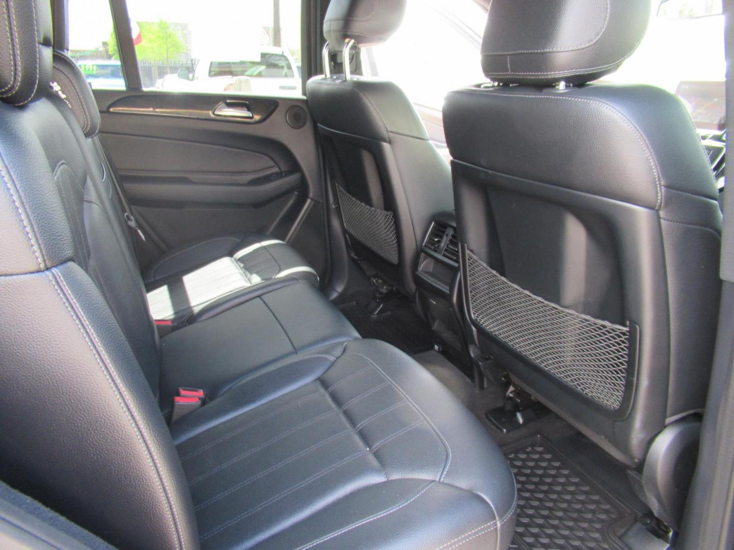 2017 Black /Black Mercedes-Benz GLE-Class GLE350 (4JGDA5JB5HA) with an 3.5L V6 DOHC 24V engine, 7A transmission, located at 1511 North Shepherd Dr., Houston, TX, 77008, (281) 657-1221, 29.798361, -95.412560 - Photo#12