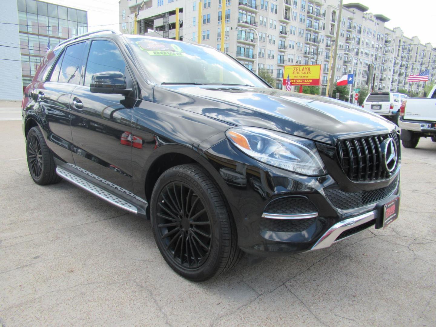 2017 Black /Black Mercedes-Benz GLE-Class GLE350 (4JGDA5JB5HA) with an 3.5L V6 DOHC 24V engine, 7A transmission, located at 1511 North Shepherd Dr., Houston, TX, 77008, (281) 657-1221, 29.798361, -95.412560 - Photo#22