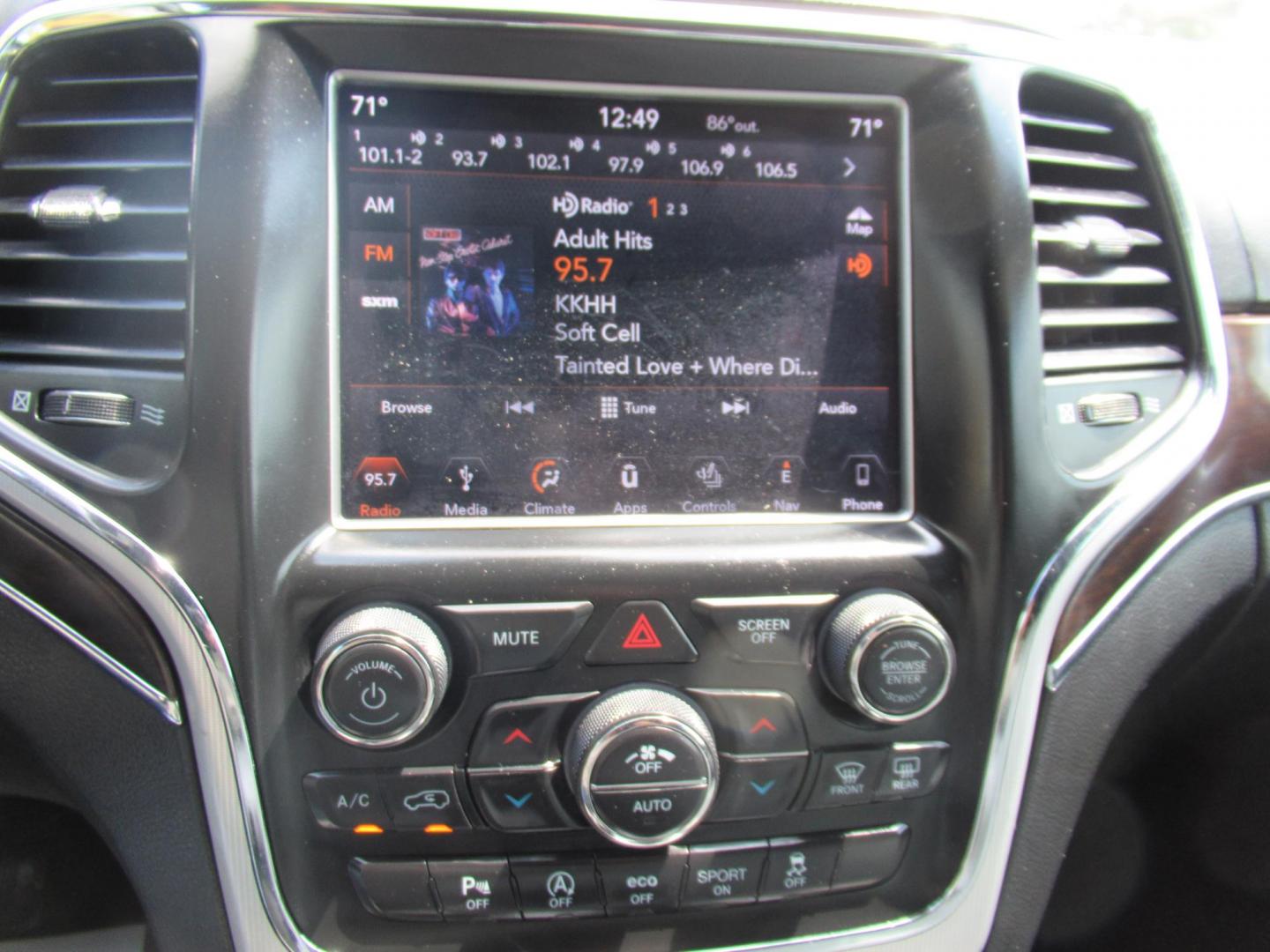2018 Gray /Gray Jeep Grand Cherokee Limited 2WD (1C4RJEBG0JC) with an 3.6L V6 DOHC 24V engine, 8A transmission, located at 1511 North Shepherd Dr., Houston, TX, 77008, (281) 657-1221, 29.798361, -95.412560 - 2018 Jeep Grand Cherokee Sterling Edition 130,262 mi VIN: 1C4RJEBG0JC253671 Vehicle Details 4 Door Wagon/Sport Utility 3.6L V6 F DOHC 24V Gasoline Rear wheel drive- Photo#3