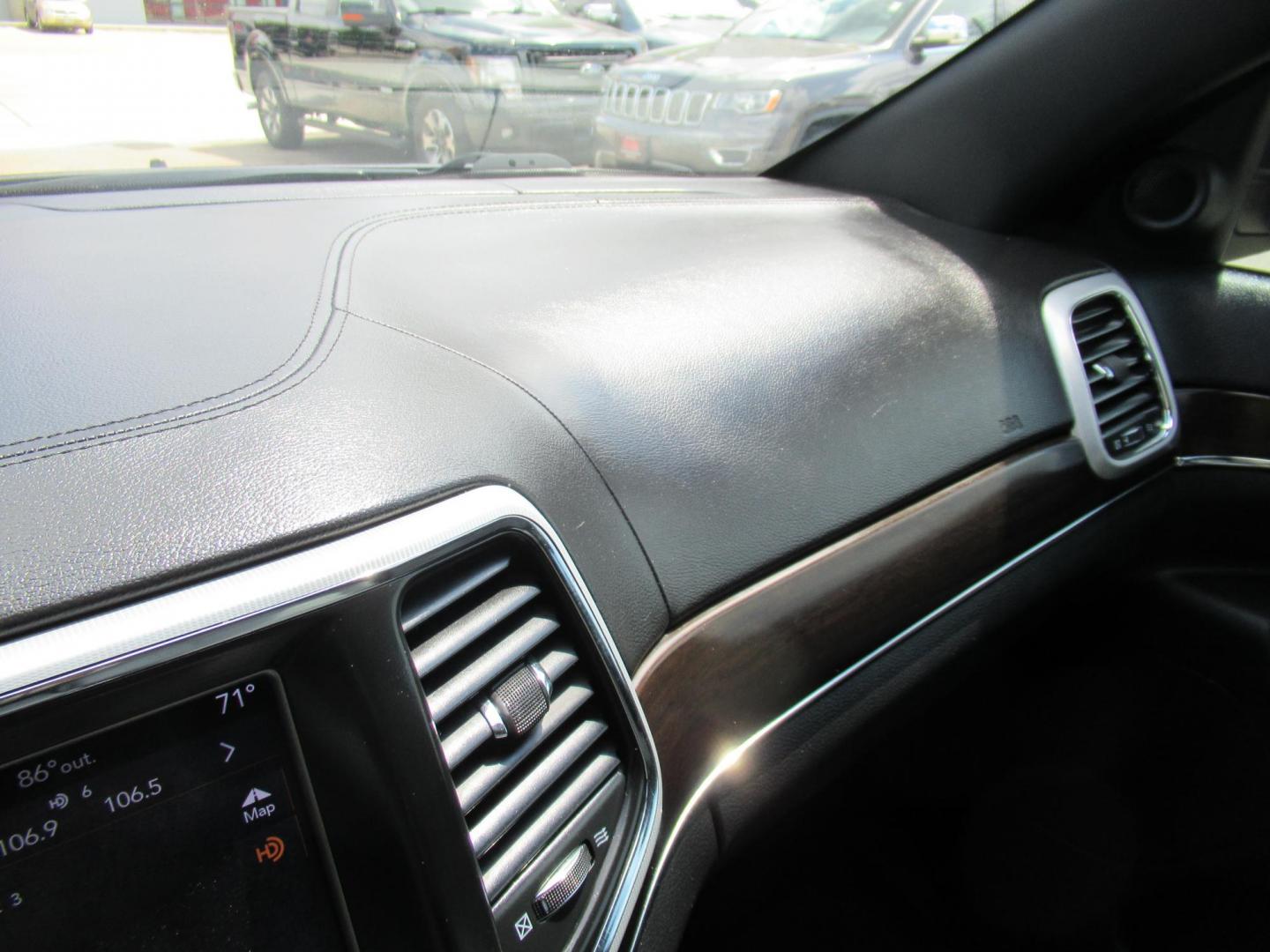 2018 Gray /Gray Jeep Grand Cherokee Limited 2WD (1C4RJEBG0JC) with an 3.6L V6 DOHC 24V engine, 8A transmission, located at 1511 North Shepherd Dr., Houston, TX, 77008, (281) 657-1221, 29.798361, -95.412560 - 2018 Jeep Grand Cherokee Sterling Edition 130,262 mi VIN: 1C4RJEBG0JC253671 Vehicle Details 4 Door Wagon/Sport Utility 3.6L V6 F DOHC 24V Gasoline Rear wheel drive - Photo#4