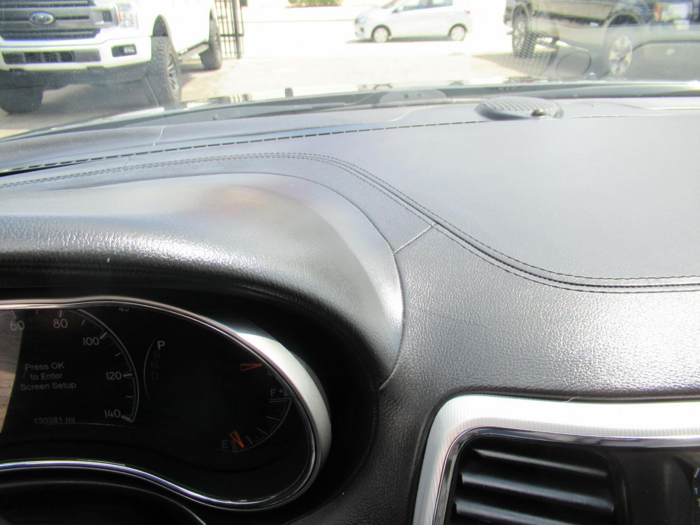 2018 Gray /Gray Jeep Grand Cherokee Limited 2WD (1C4RJEBG0JC) with an 3.6L V6 DOHC 24V engine, 8A transmission, located at 1511 North Shepherd Dr., Houston, TX, 77008, (281) 657-1221, 29.798361, -95.412560 - 2018 Jeep Grand Cherokee Sterling Edition 130,262 mi VIN: 1C4RJEBG0JC253671 Vehicle Details 4 Door Wagon/Sport Utility 3.6L V6 F DOHC 24V Gasoline Rear wheel drive - Photo#5