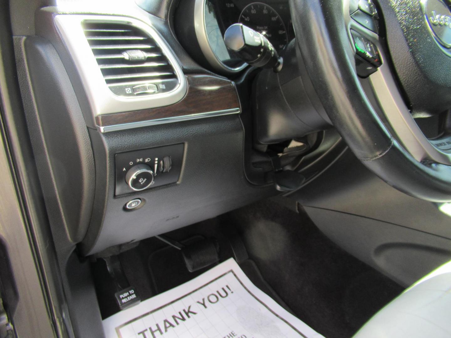 2018 Gray /Gray Jeep Grand Cherokee Limited 2WD (1C4RJEBG0JC) with an 3.6L V6 DOHC 24V engine, 8A transmission, located at 1511 North Shepherd Dr., Houston, TX, 77008, (281) 657-1221, 29.798361, -95.412560 - 2018 Jeep Grand Cherokee Sterling Edition 130,262 mi VIN: 1C4RJEBG0JC253671 Vehicle Details 4 Door Wagon/Sport Utility 3.6L V6 F DOHC 24V Gasoline Rear wheel drive- Photo#8
