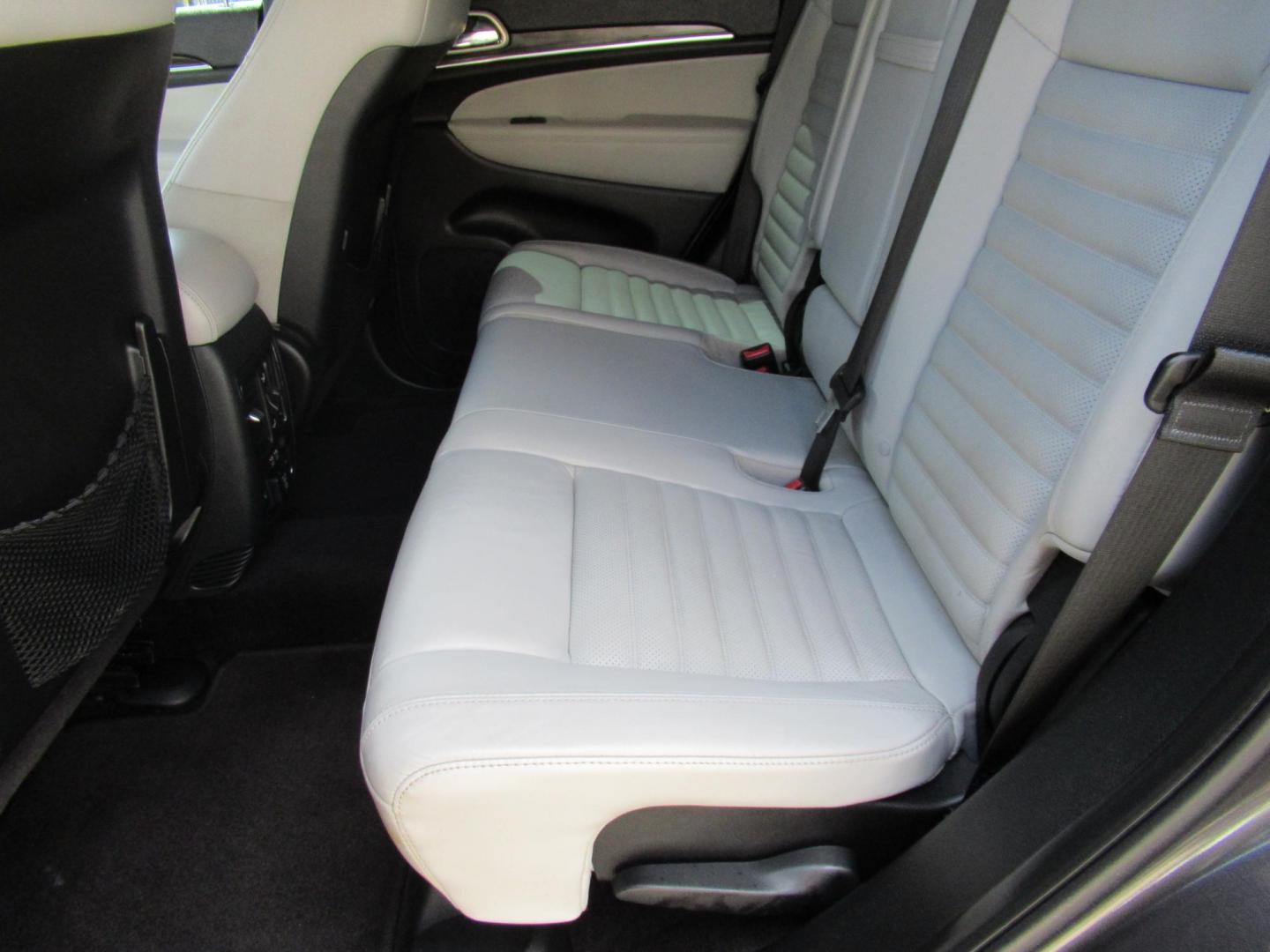 2018 Gray /Gray Jeep Grand Cherokee Limited 2WD (1C4RJEBG0JC) with an 3.6L V6 DOHC 24V engine, 8A transmission, located at 1511 North Shepherd Dr., Houston, TX, 77008, (281) 657-1221, 29.798361, -95.412560 - 2018 Jeep Grand Cherokee Sterling Edition 130,262 mi VIN: 1C4RJEBG0JC253671 Vehicle Details 4 Door Wagon/Sport Utility 3.6L V6 F DOHC 24V Gasoline Rear wheel drive- Photo#12
