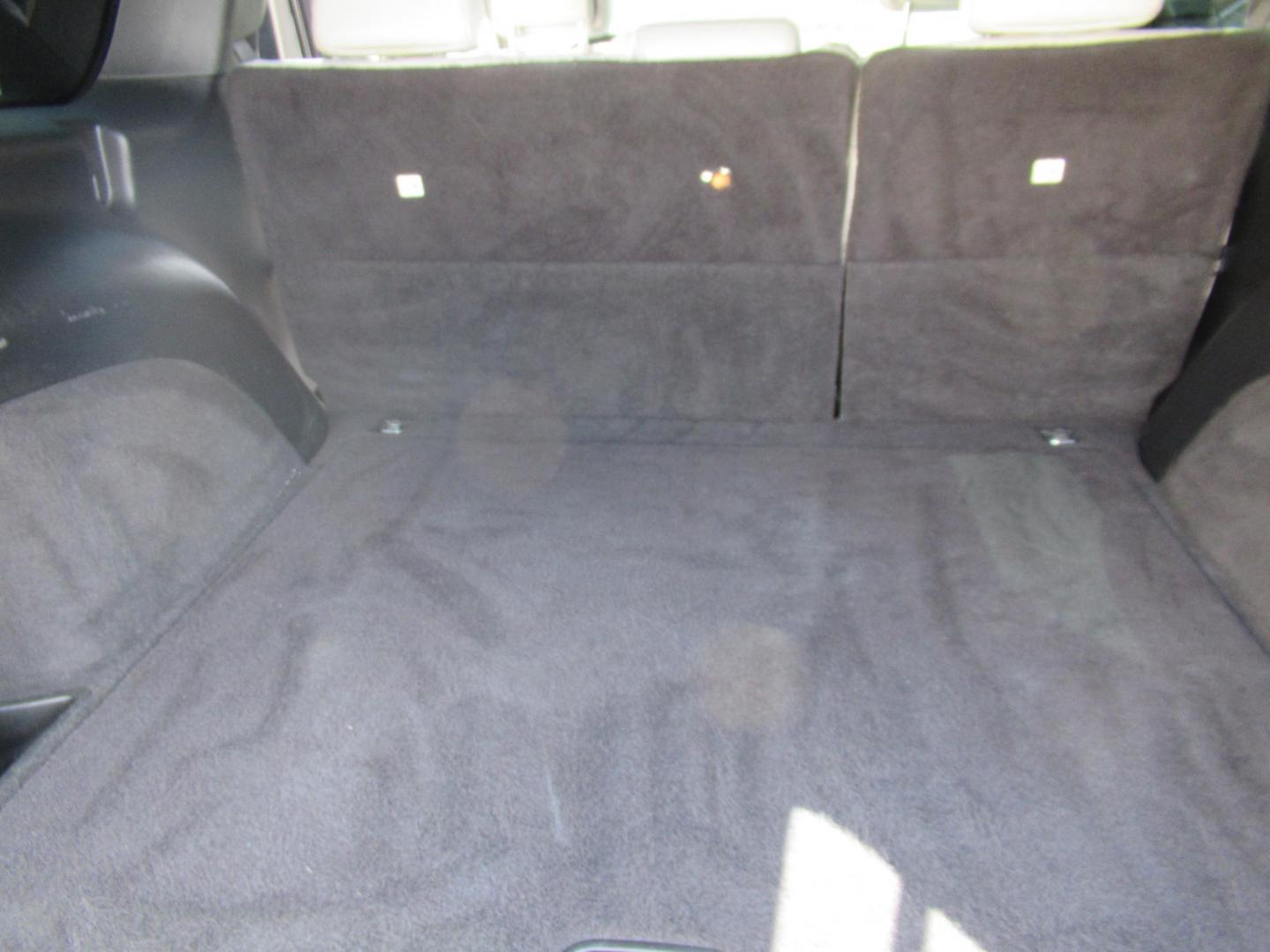 2018 Gray /Gray Jeep Grand Cherokee Limited 2WD (1C4RJEBG0JC) with an 3.6L V6 DOHC 24V engine, 8A transmission, located at 1511 North Shepherd Dr., Houston, TX, 77008, (281) 657-1221, 29.798361, -95.412560 - 2018 Jeep Grand Cherokee Sterling Edition 130,262 mi VIN: 1C4RJEBG0JC253671 Vehicle Details 4 Door Wagon/Sport Utility 3.6L V6 F DOHC 24V Gasoline Rear wheel drive - Photo#17